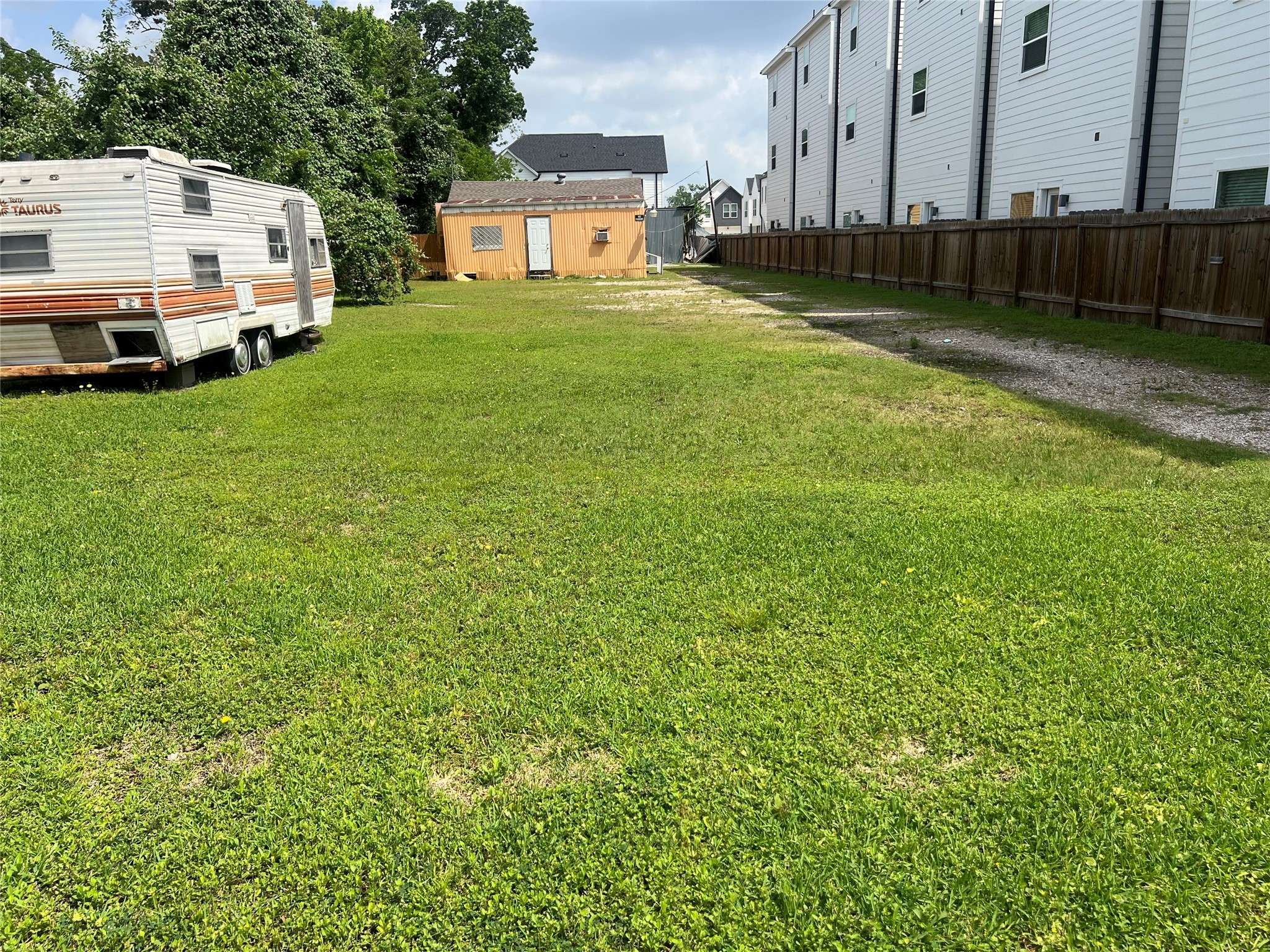 Houston, TX 77018,320 Thornton RD