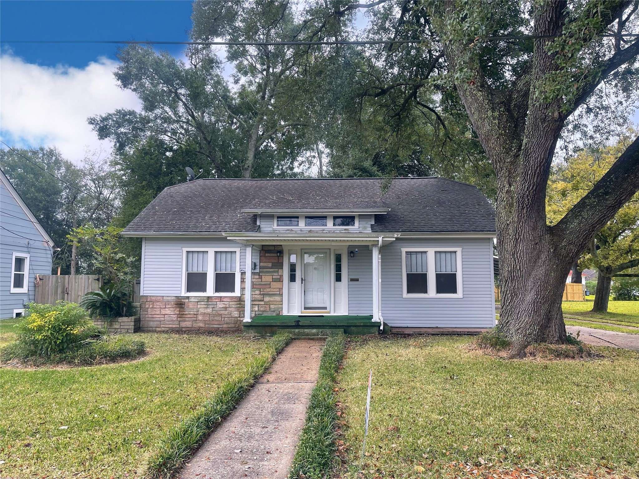 Port Neches, TX 77651,1709 8th Street ST