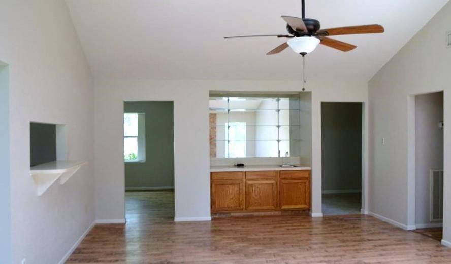 Jones Creek, TX 77541,135 Singleton ST