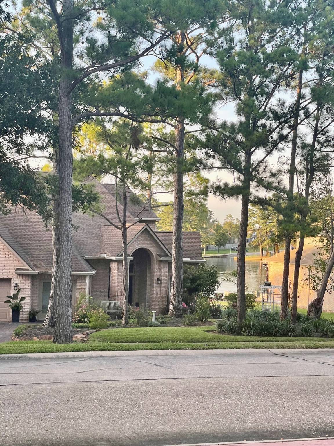 Montgomery, TX 77356,90 Winthrop Harbor ST S