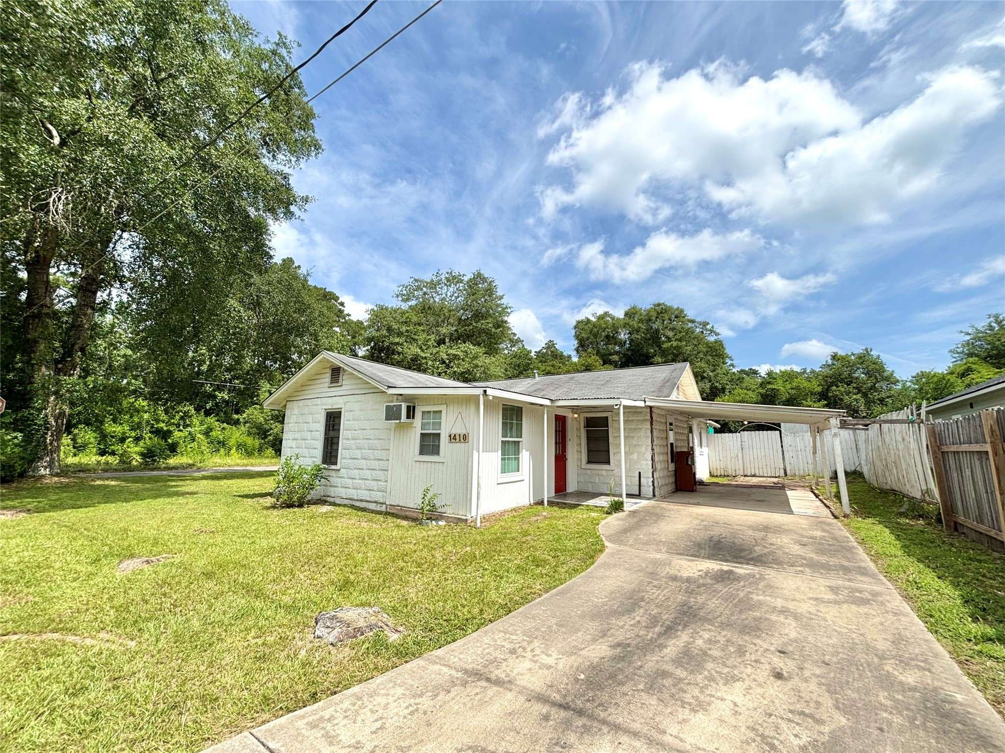 Woodville, TX 75979,1410 W Pavillion ST