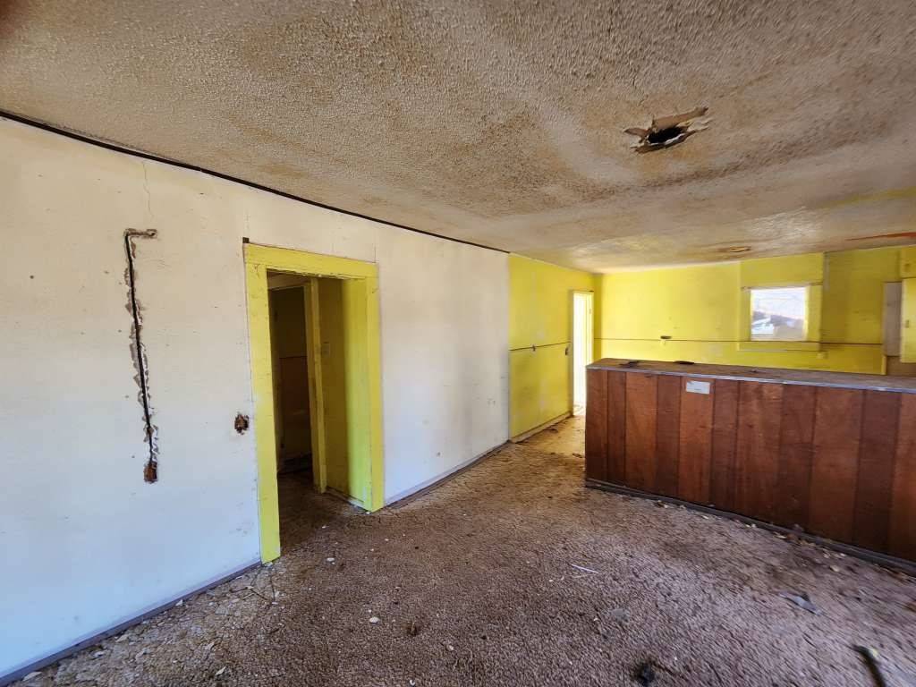 Munday, TX 76371,303 N 5th AVE