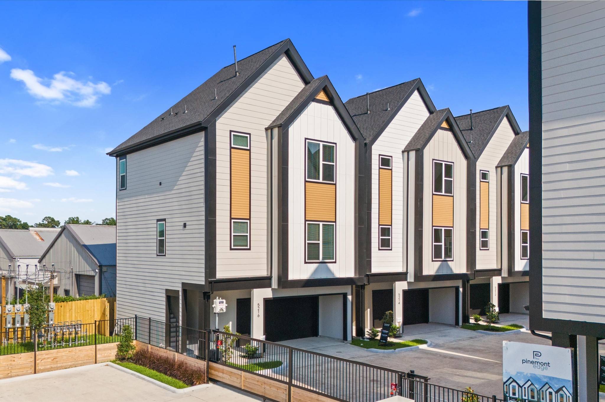 Houston, TX 77018,5204 Green Pine Tree DR