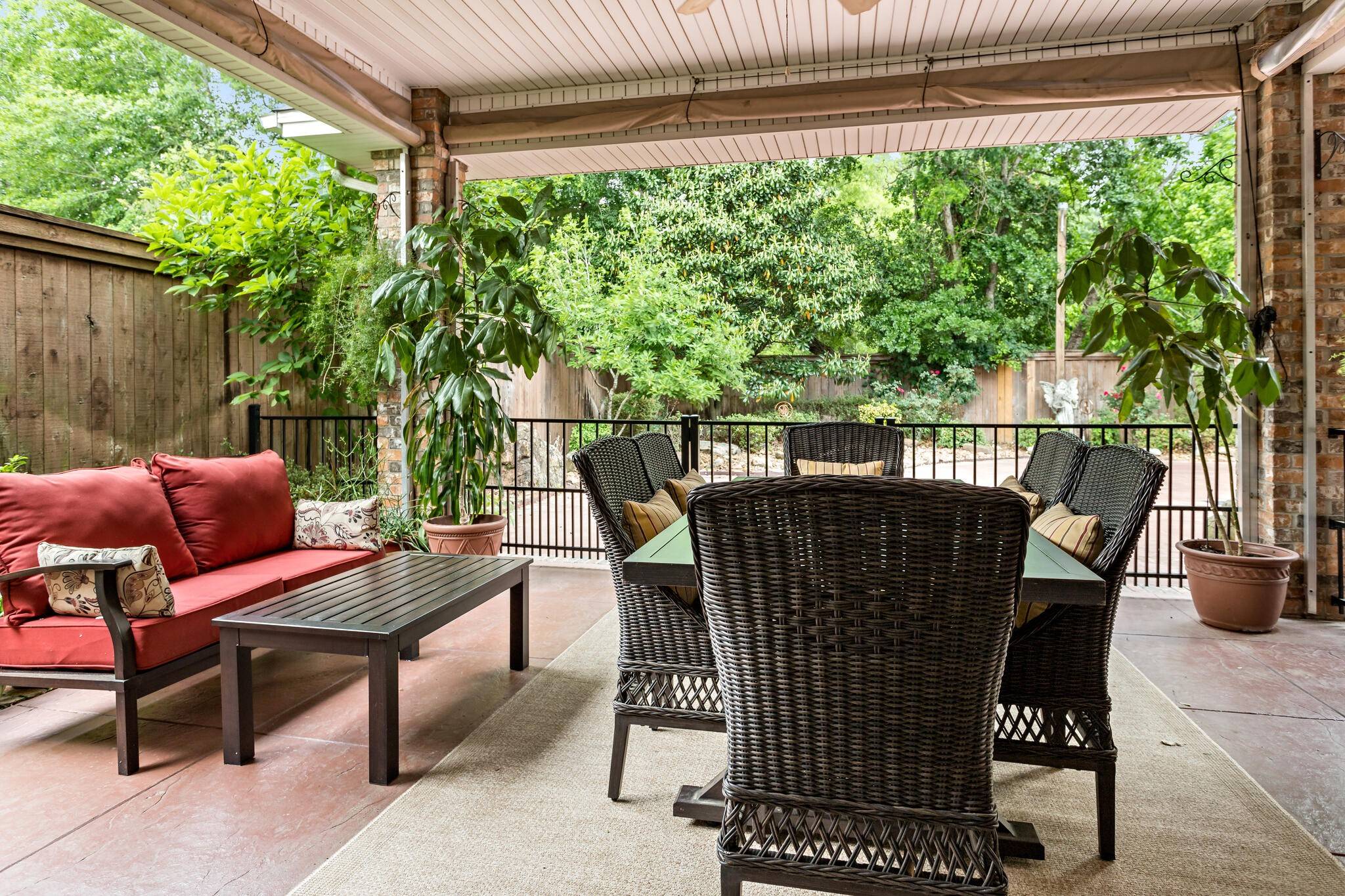Port Neches, TX 77651,720 Little Jeff DR