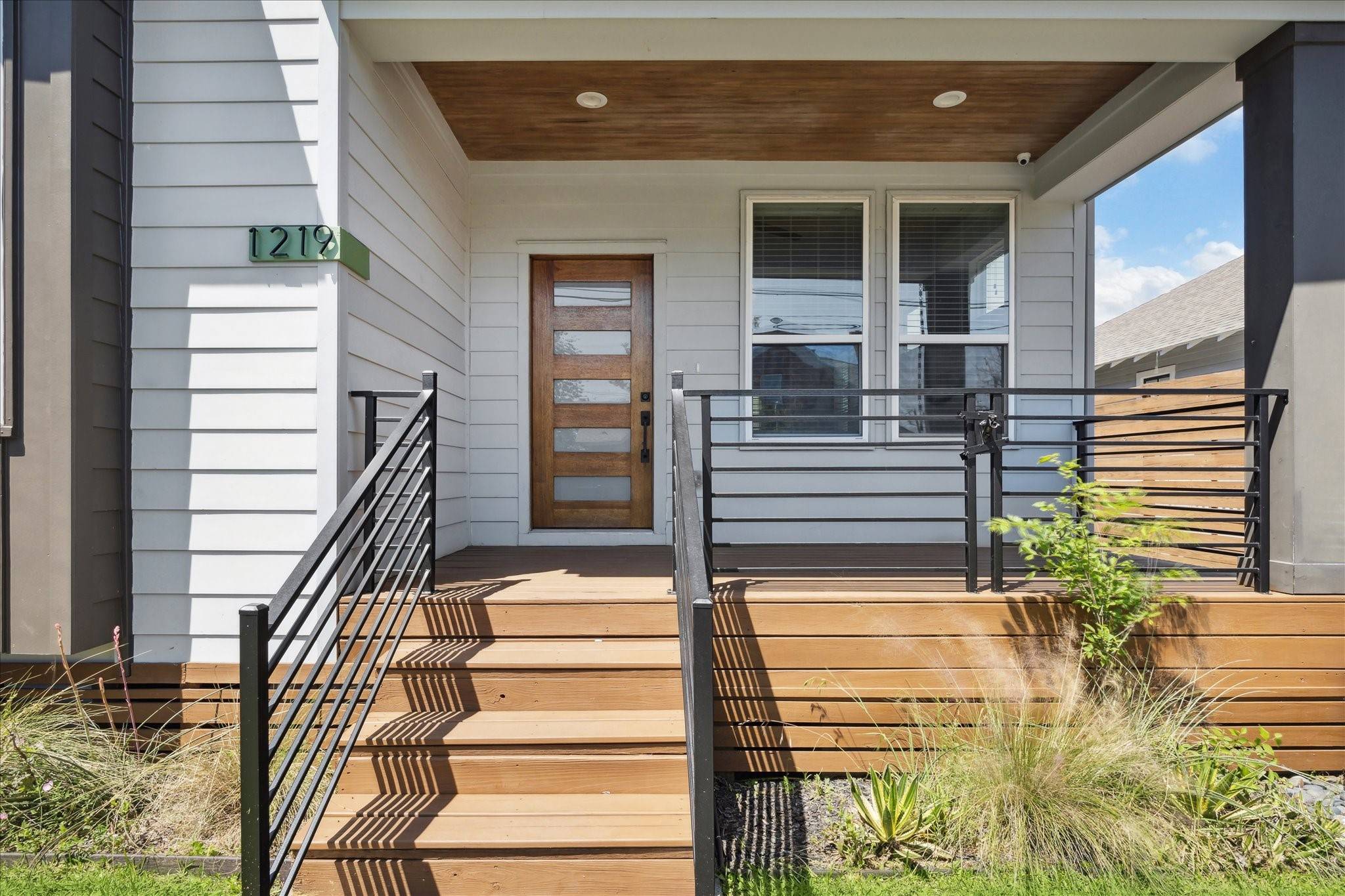 Houston, TX 77009,1219 Lee ST