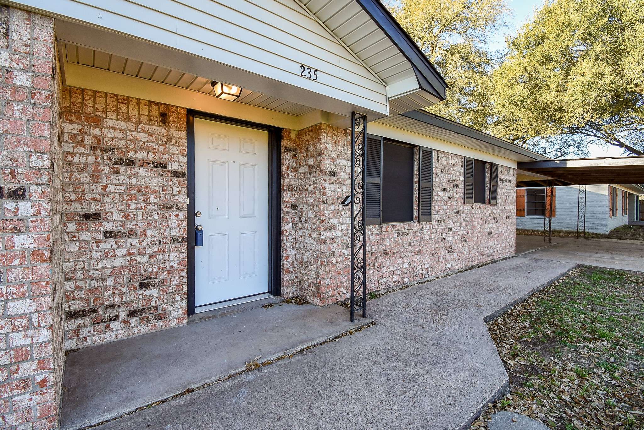 Sealy, TX 77474,235 Hwy 90 E