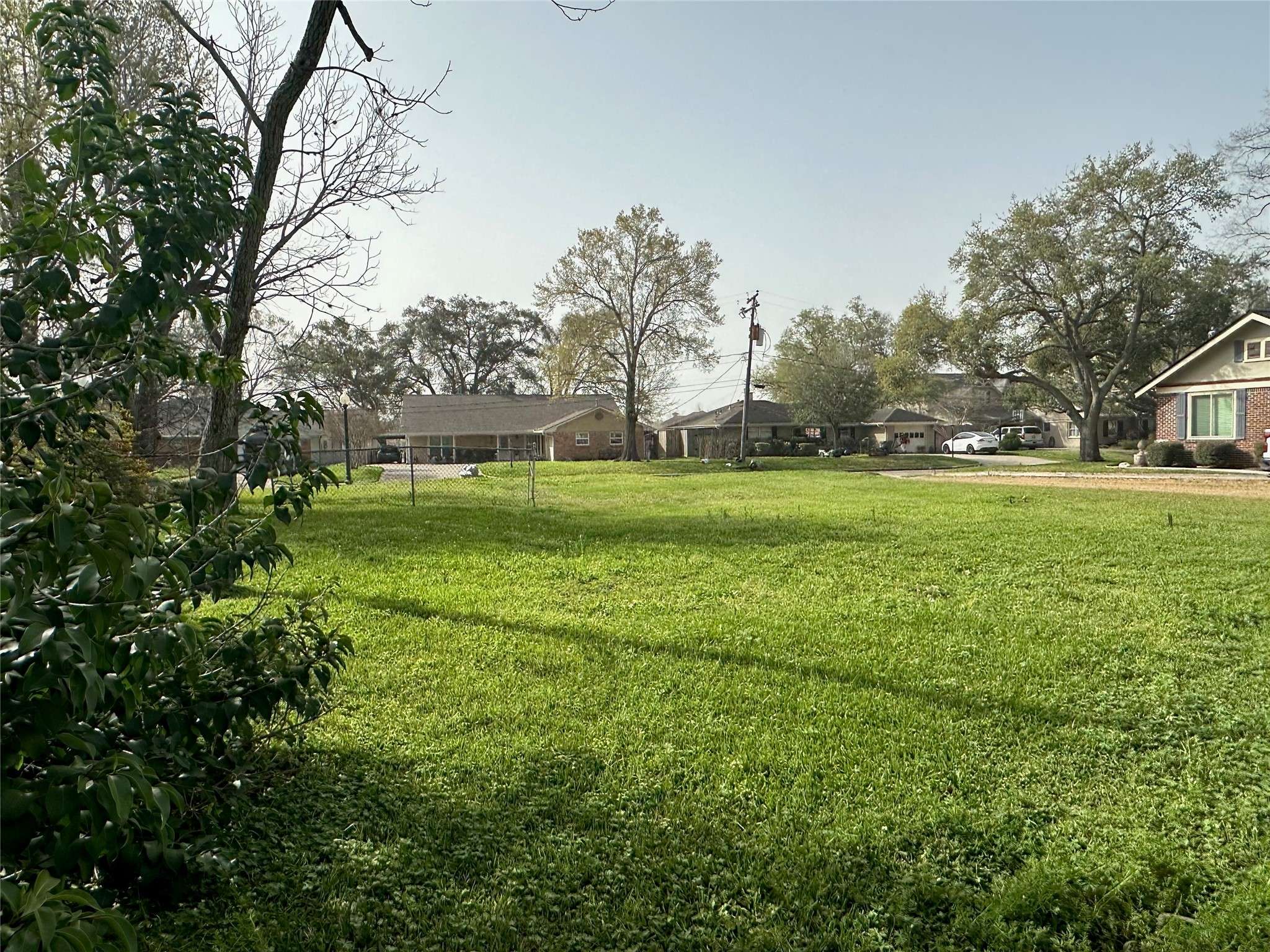 Sugar Land, TX 77498,611 Lakeview DR