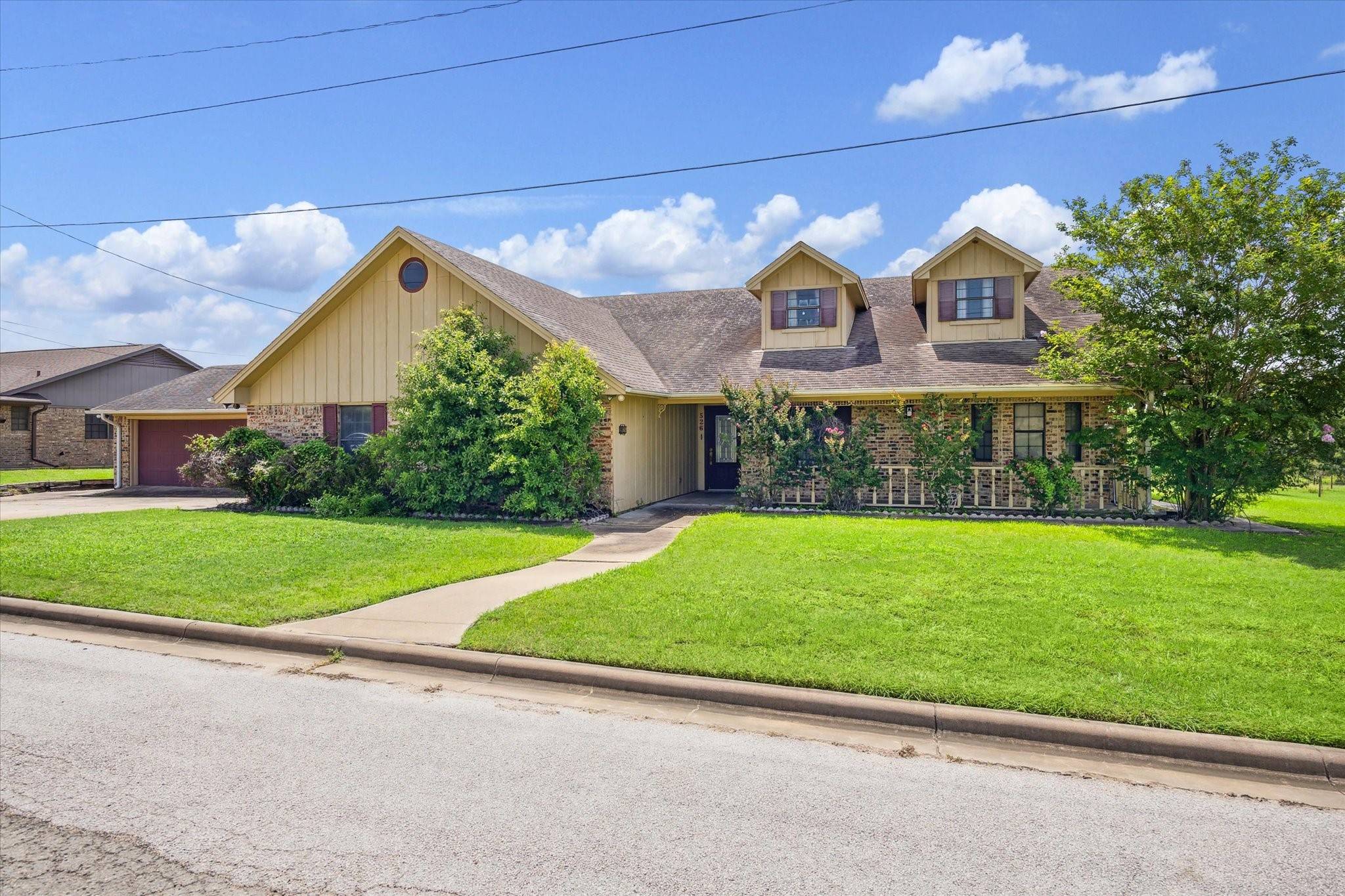 Giddings, TX 78942,526 Acorn ST