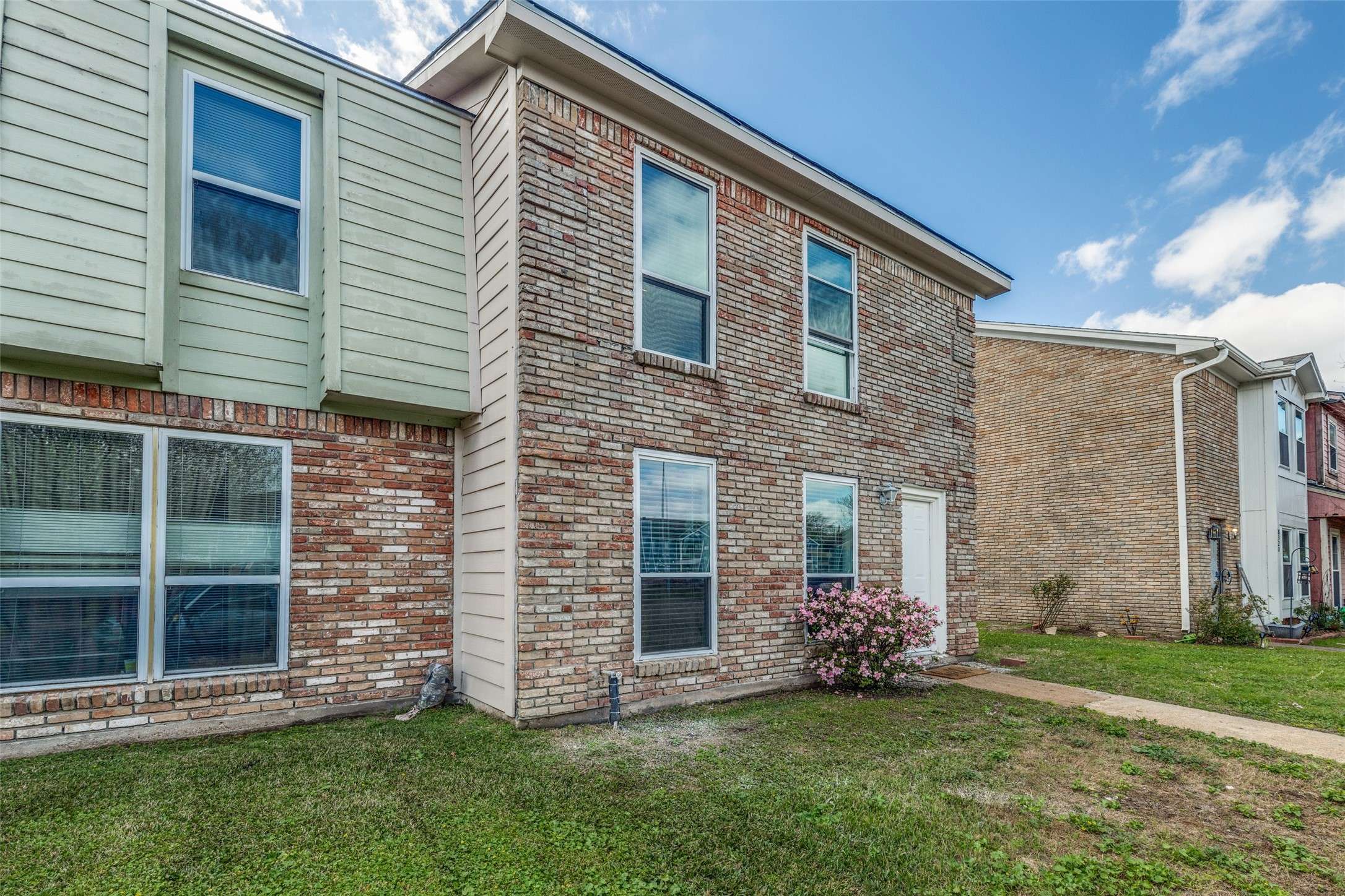 La Porte, TX 77571,8322 Oakhaven RD