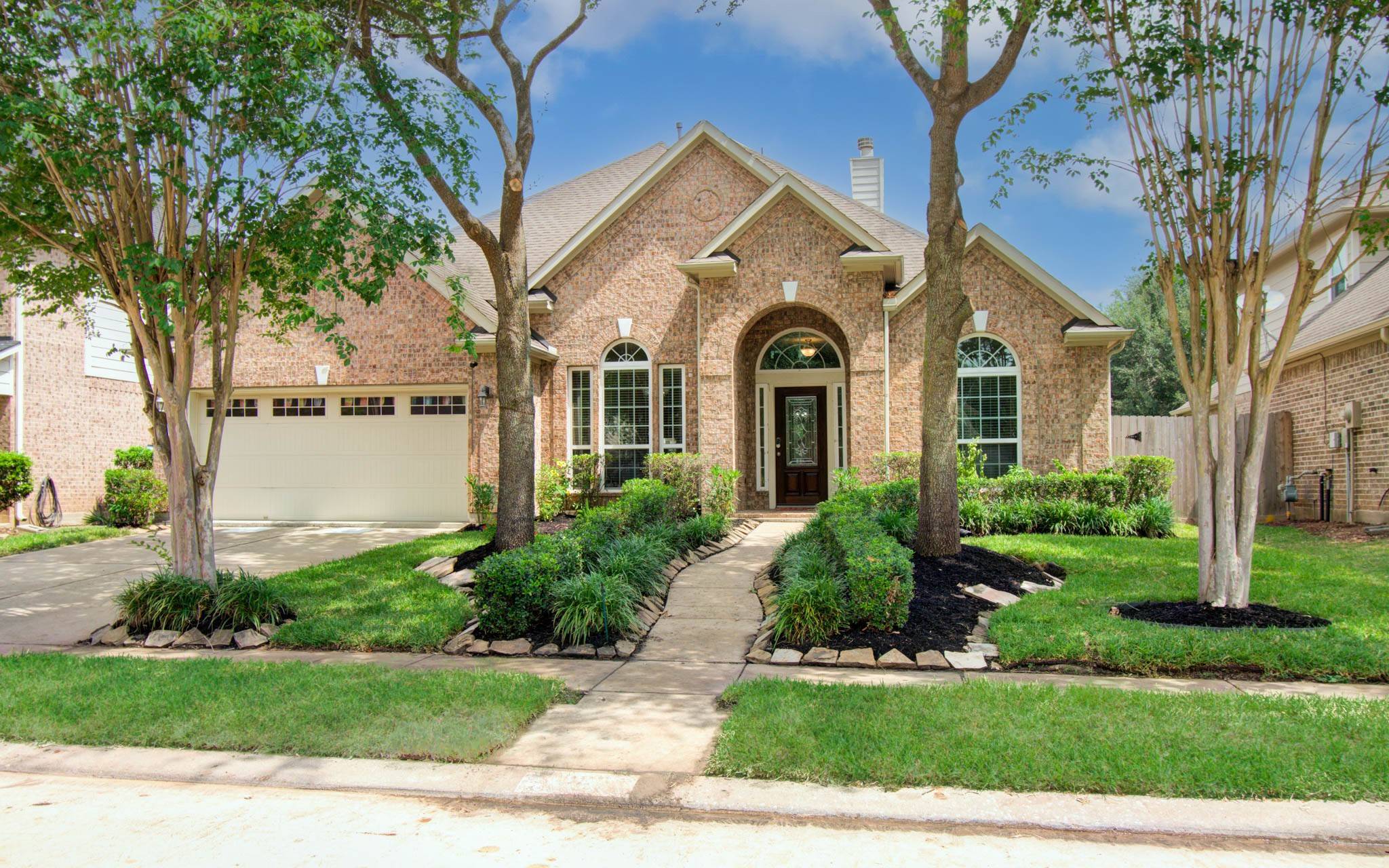 Sugar Land, TX 77479,6807 Delander WAY