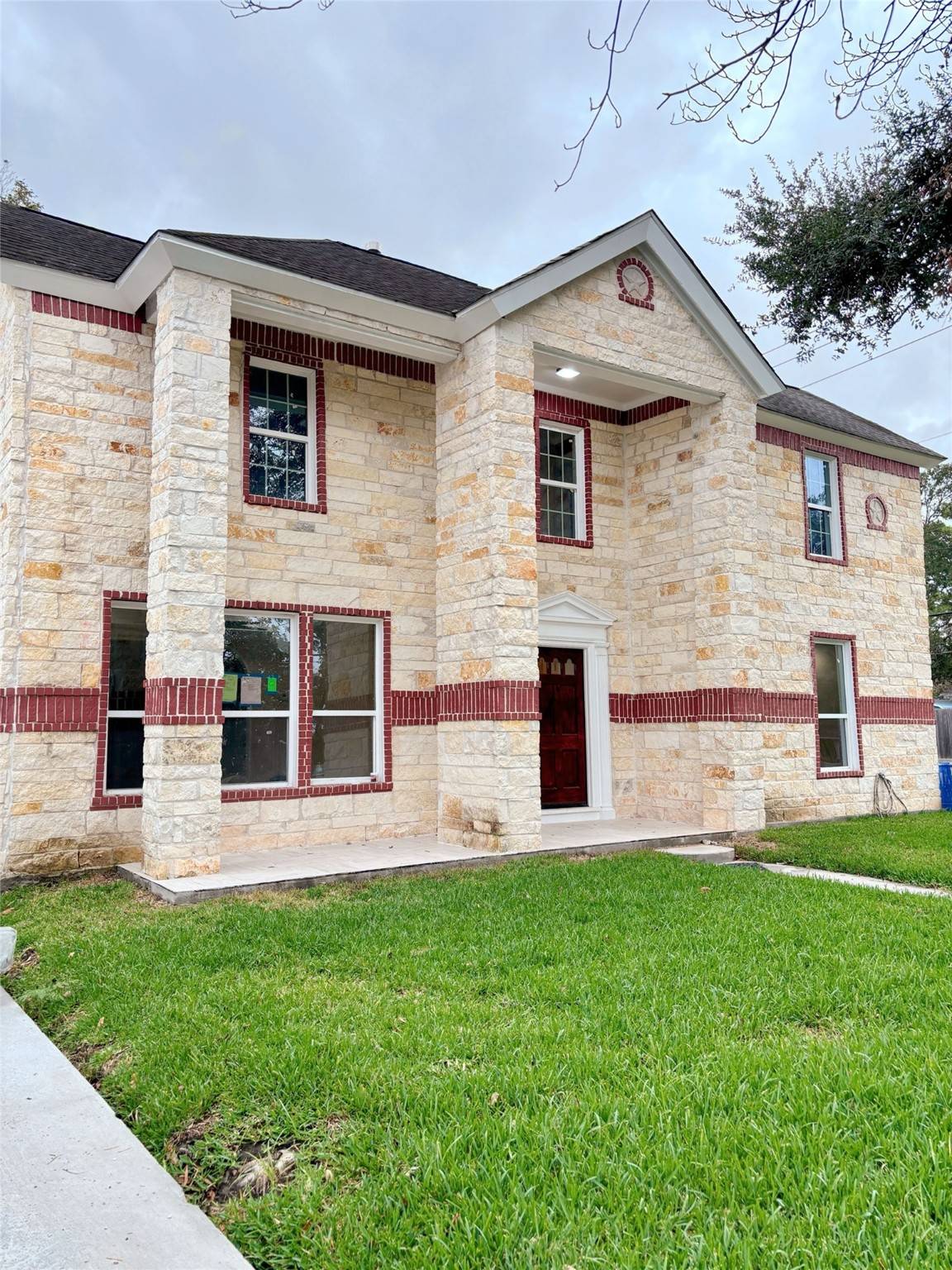 Alvin, TX 77511,417 W Blum ST