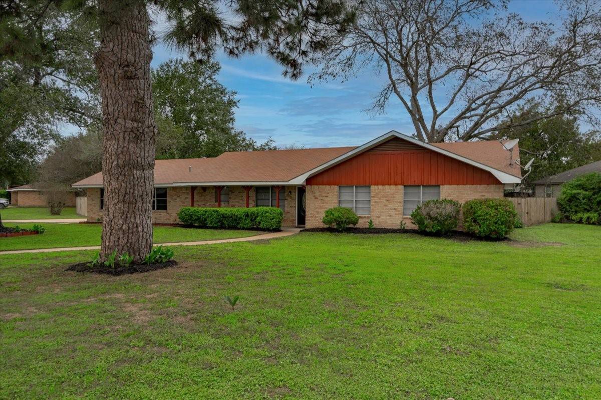 Sealy, TX 77474,304 N Fowlkes ST