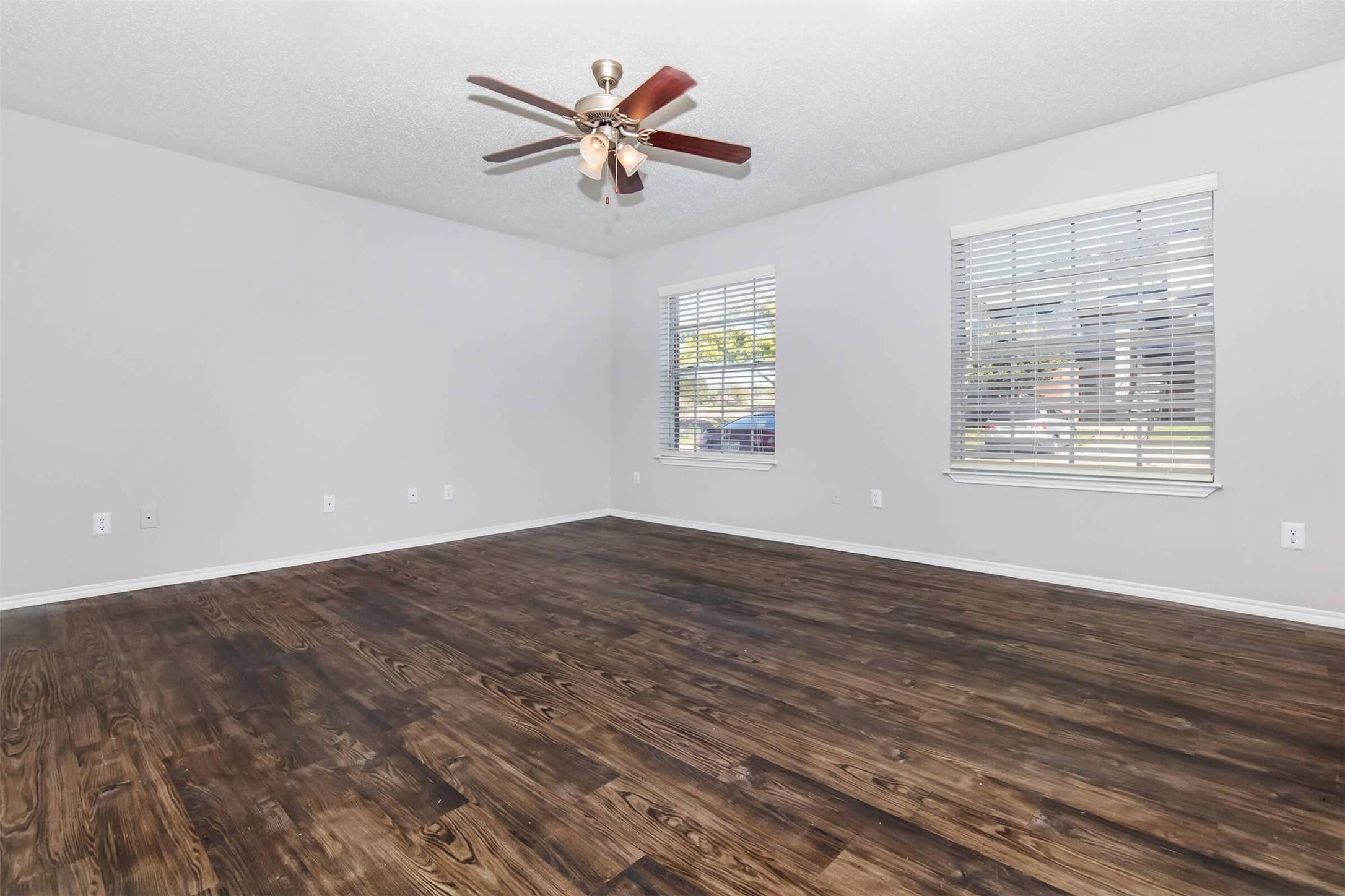 Fort Worth, TX 76179,8301 Boat Club Road #811