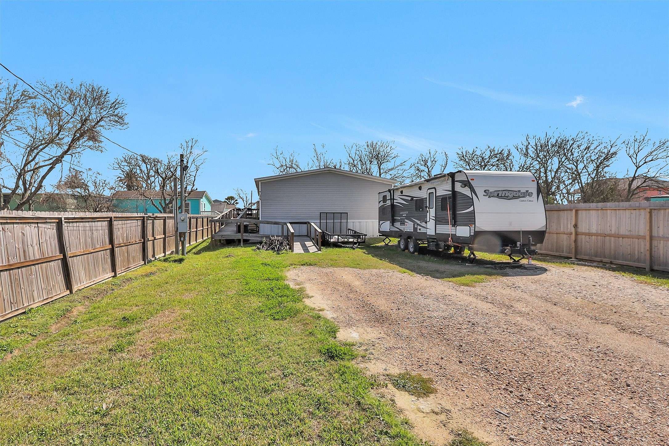 Dickinson, TX 77539,725 5th ST