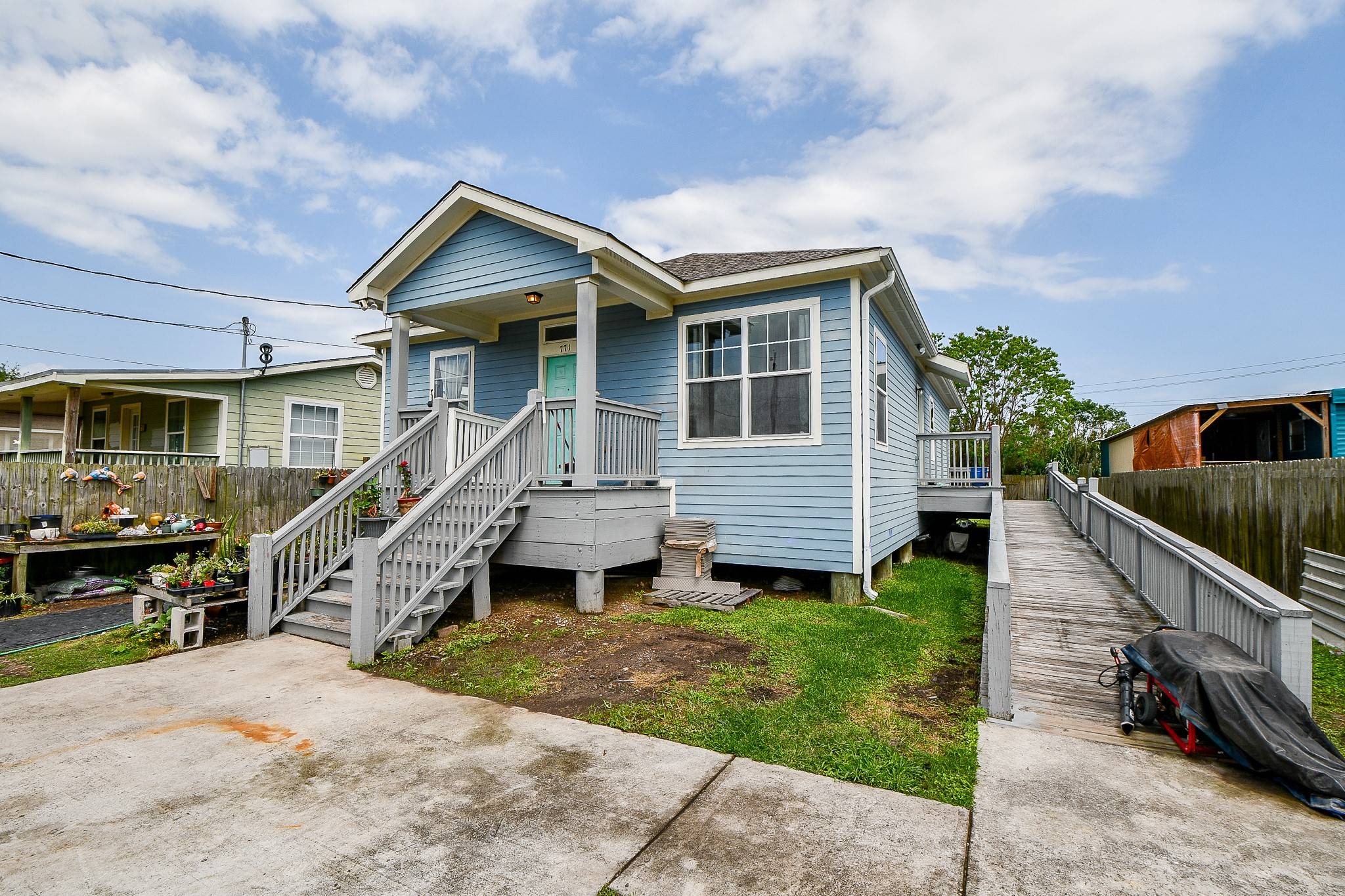 Dickinson, TX 77539,771 10th ST