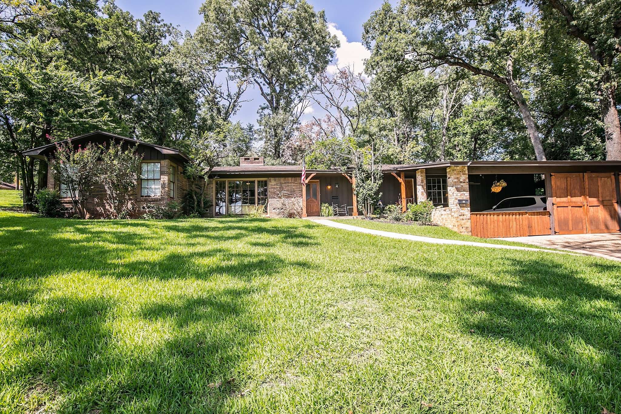 Tyler, TX 75701,904 E Watkins ST