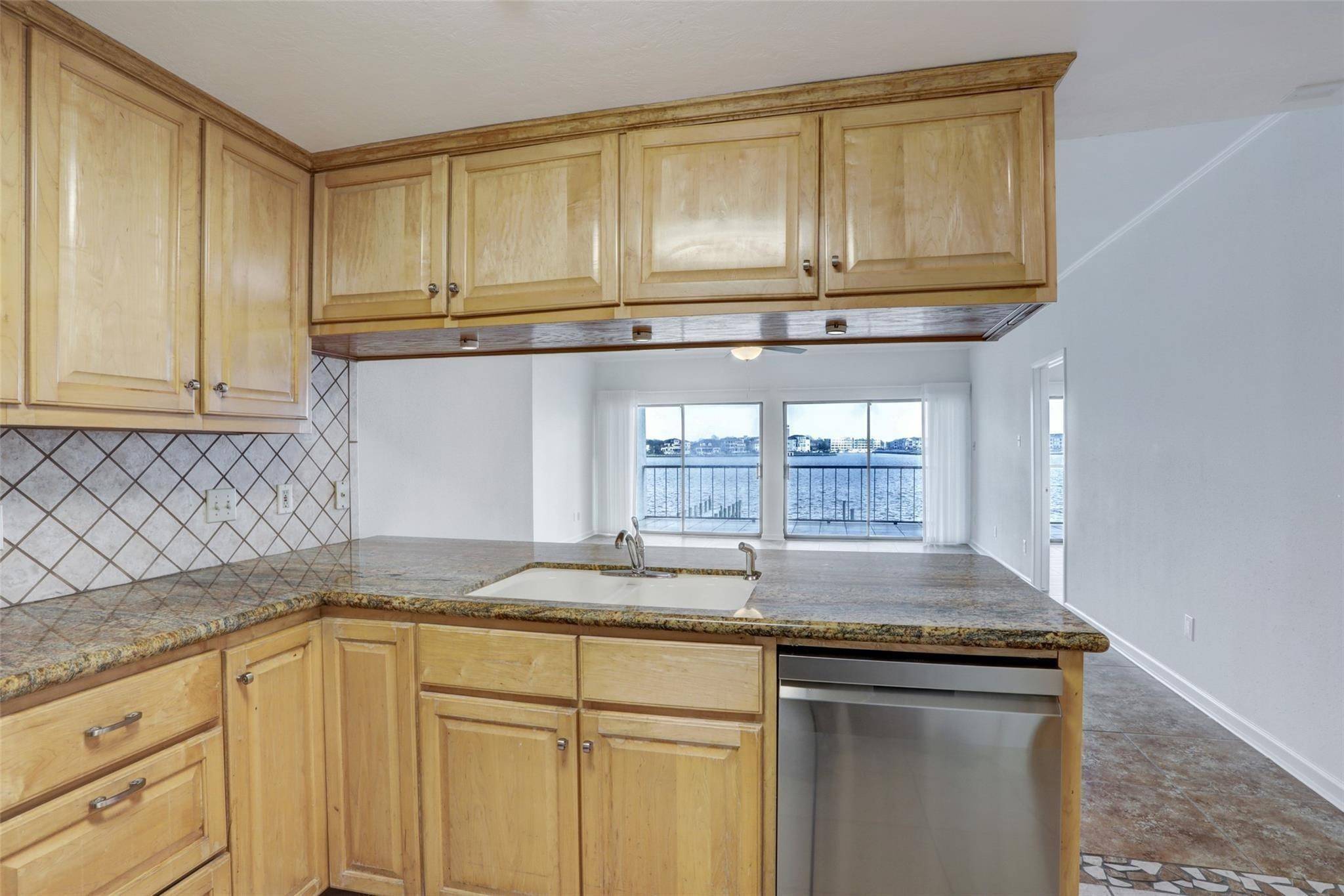 Nassau Bay, TX 77058,401 Lakeside LN #108