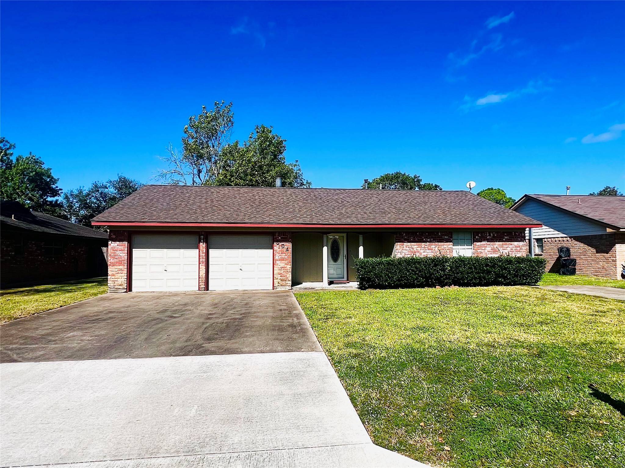 Lake Jackson, TX 77566,304 S Yaupon ST