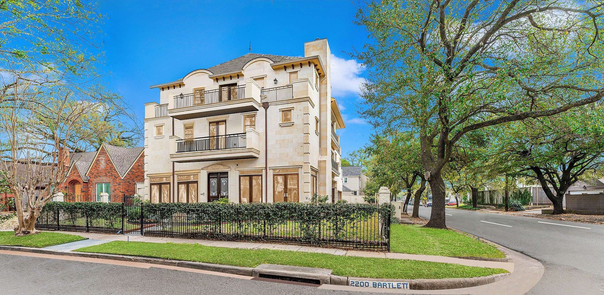 Houston, TX 77098,2247 Bartlett ST
