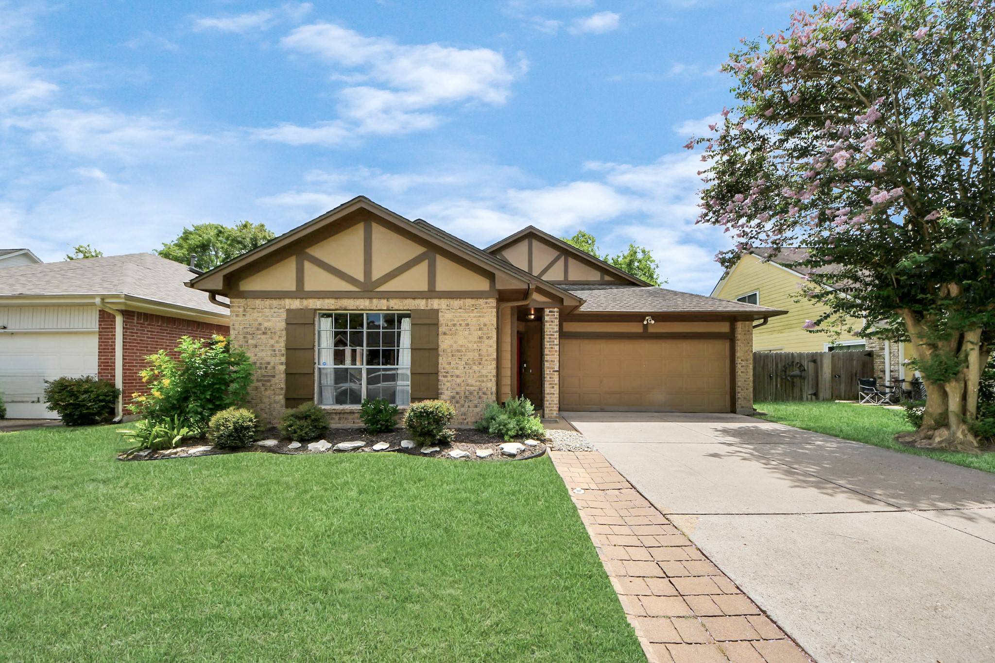 Angleton, TX 77515,320 N Ranch House RD