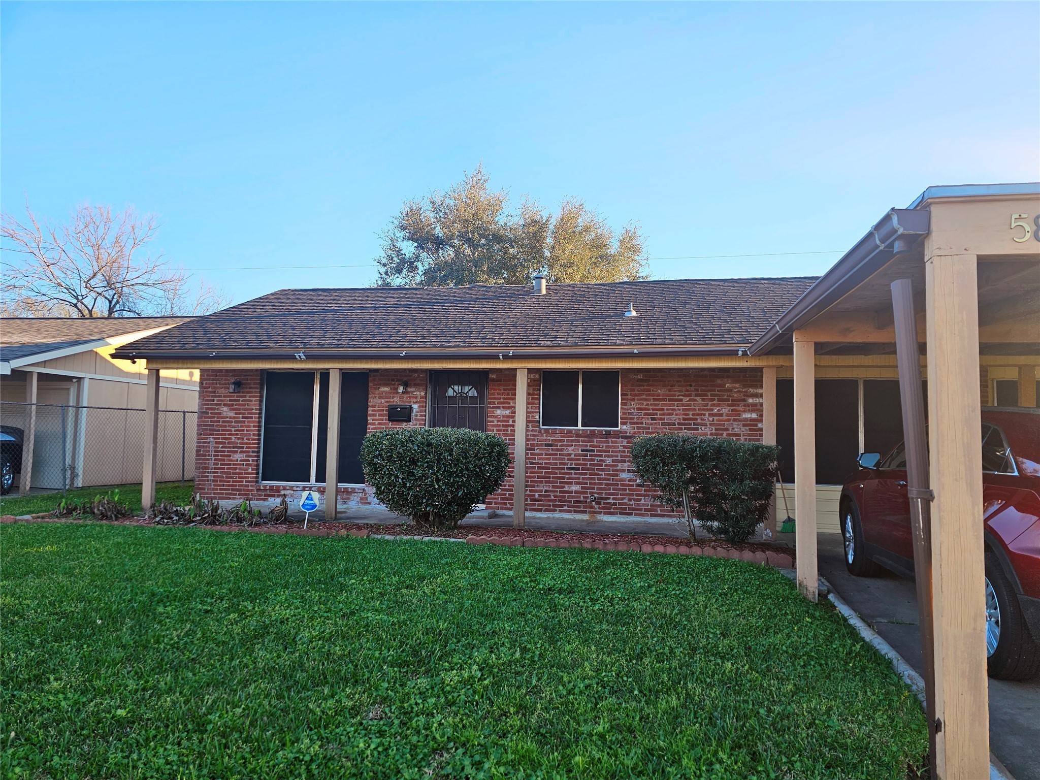 Houston, TX 77033,5846 Hirondel ST