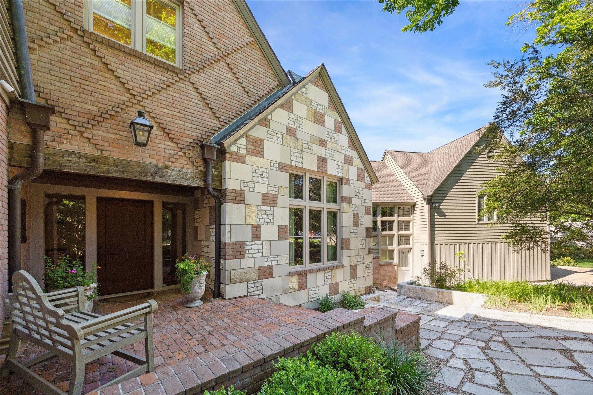 Houston, TX 77063,15 River CIR