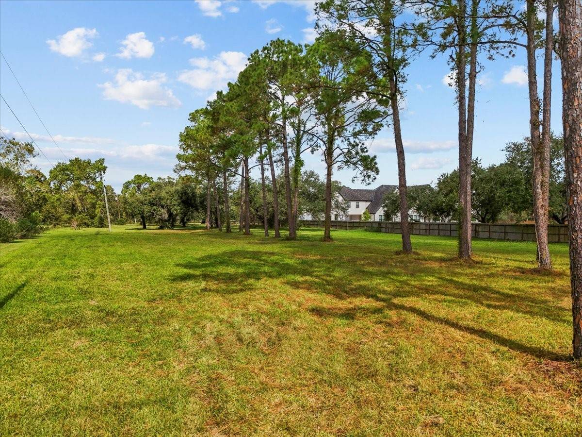 Friendswood, TX 77546,912 Falling Leaf DR