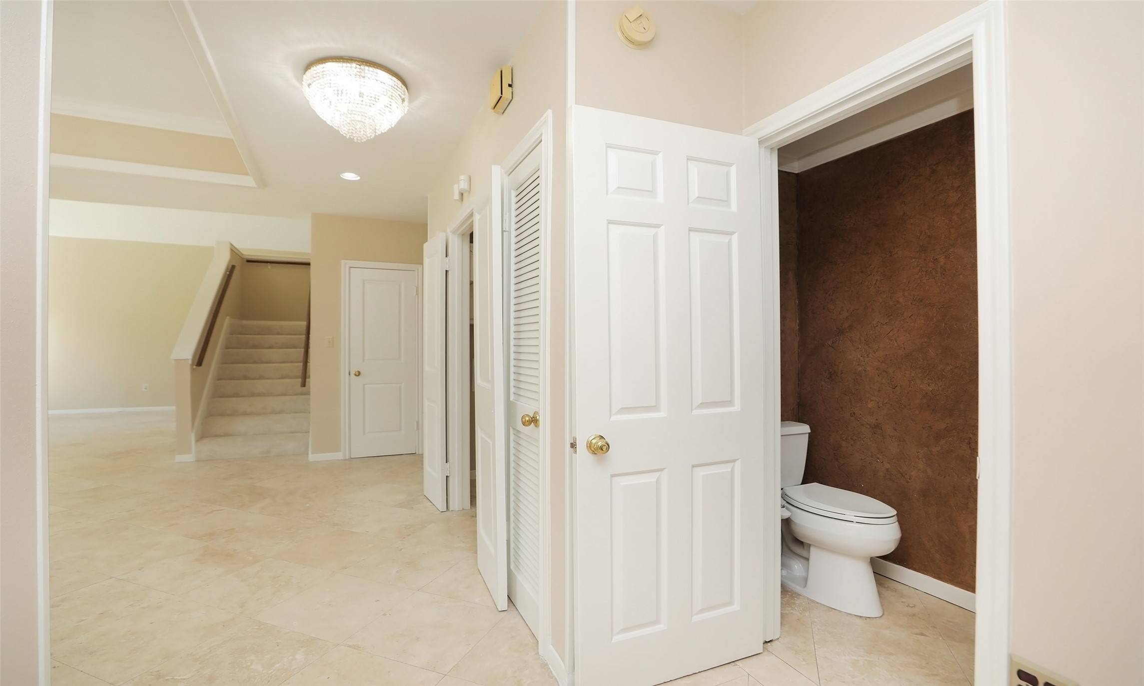 Houston, TX 77057,6000 Sugar Hill DR #9