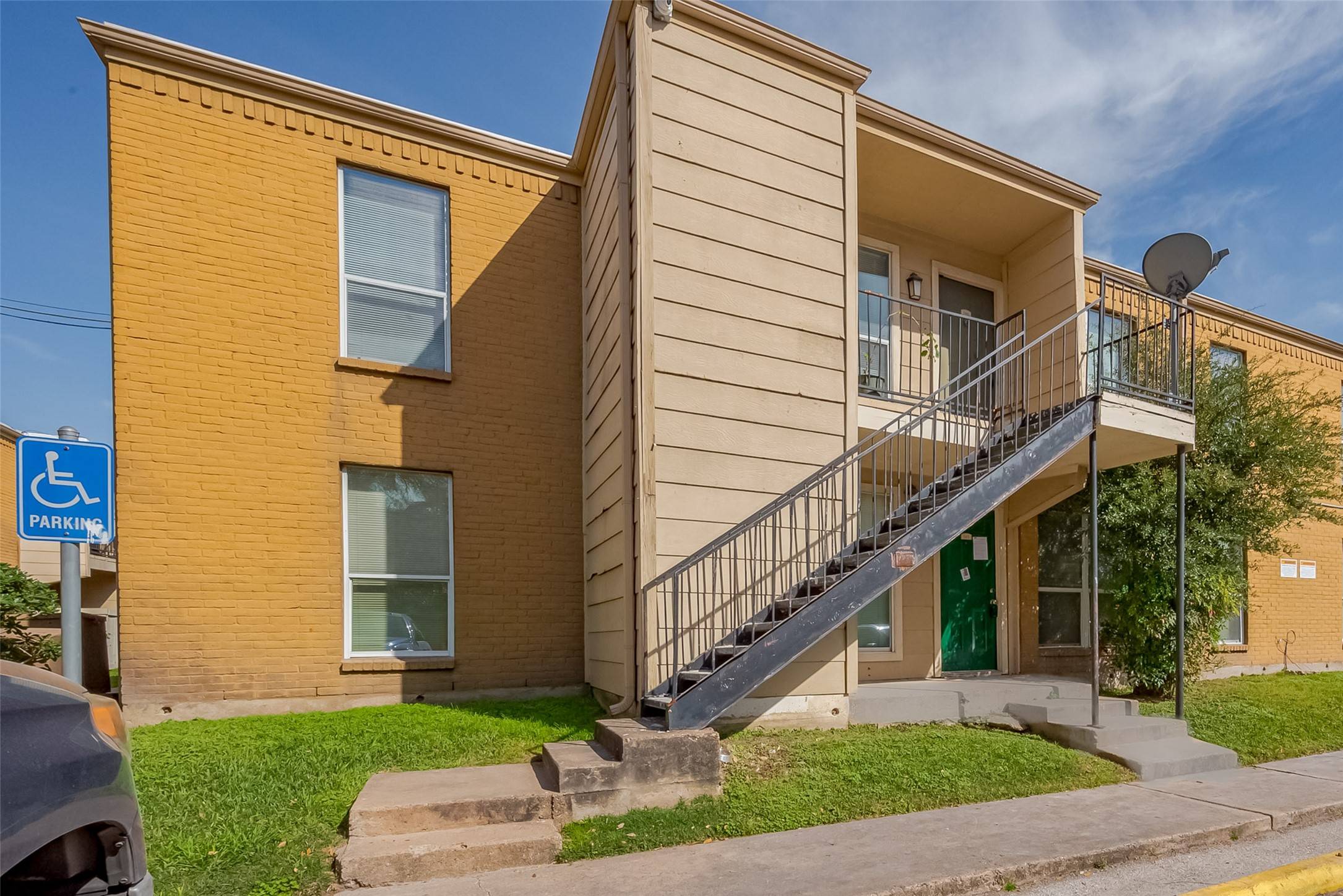 Houston, TX 77071,8100 Creekbend DR #146