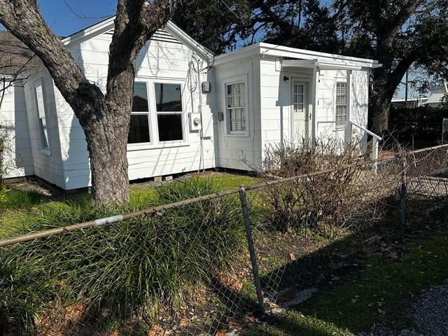 Houston, TX 77040,14742 Hempstead RD