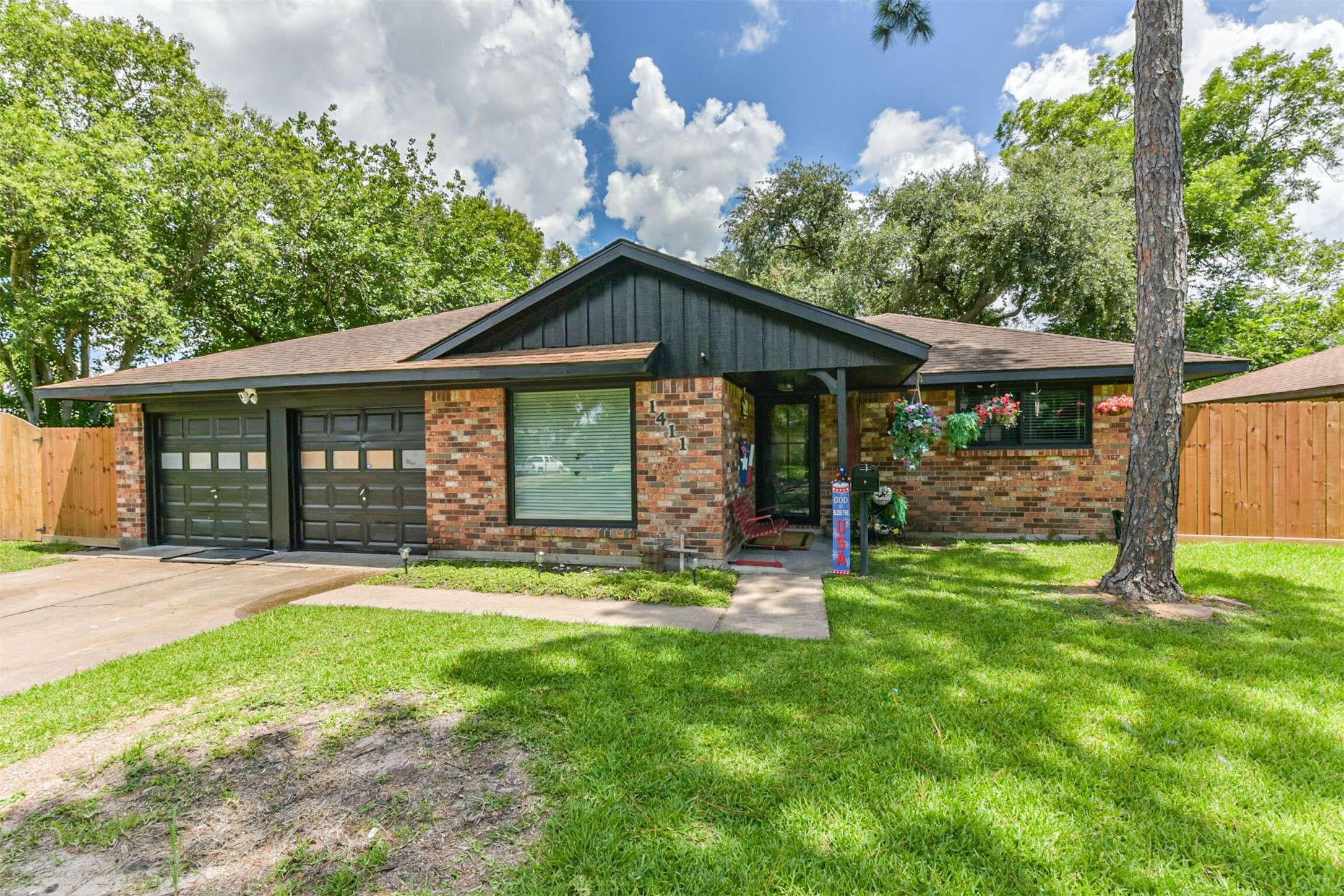 Pasadena, TX 77502,1411 Blackburn DR