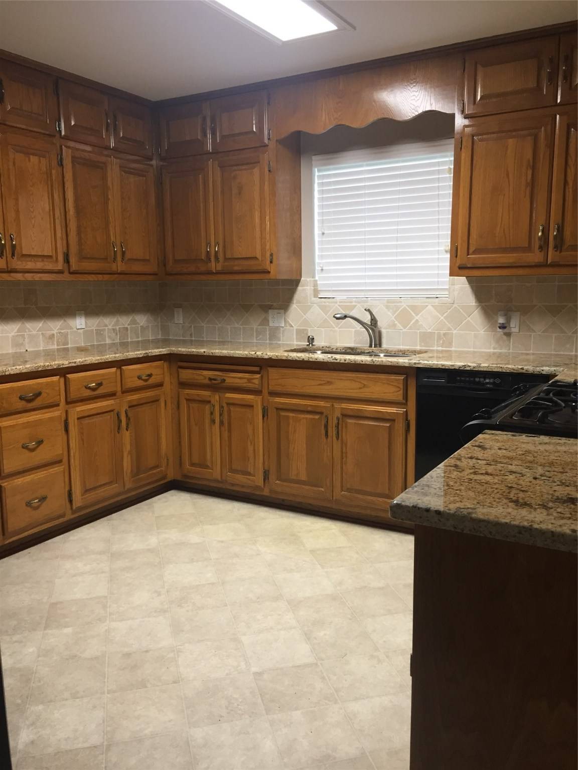 Highlands, TX 77562,1410 E Houston ST