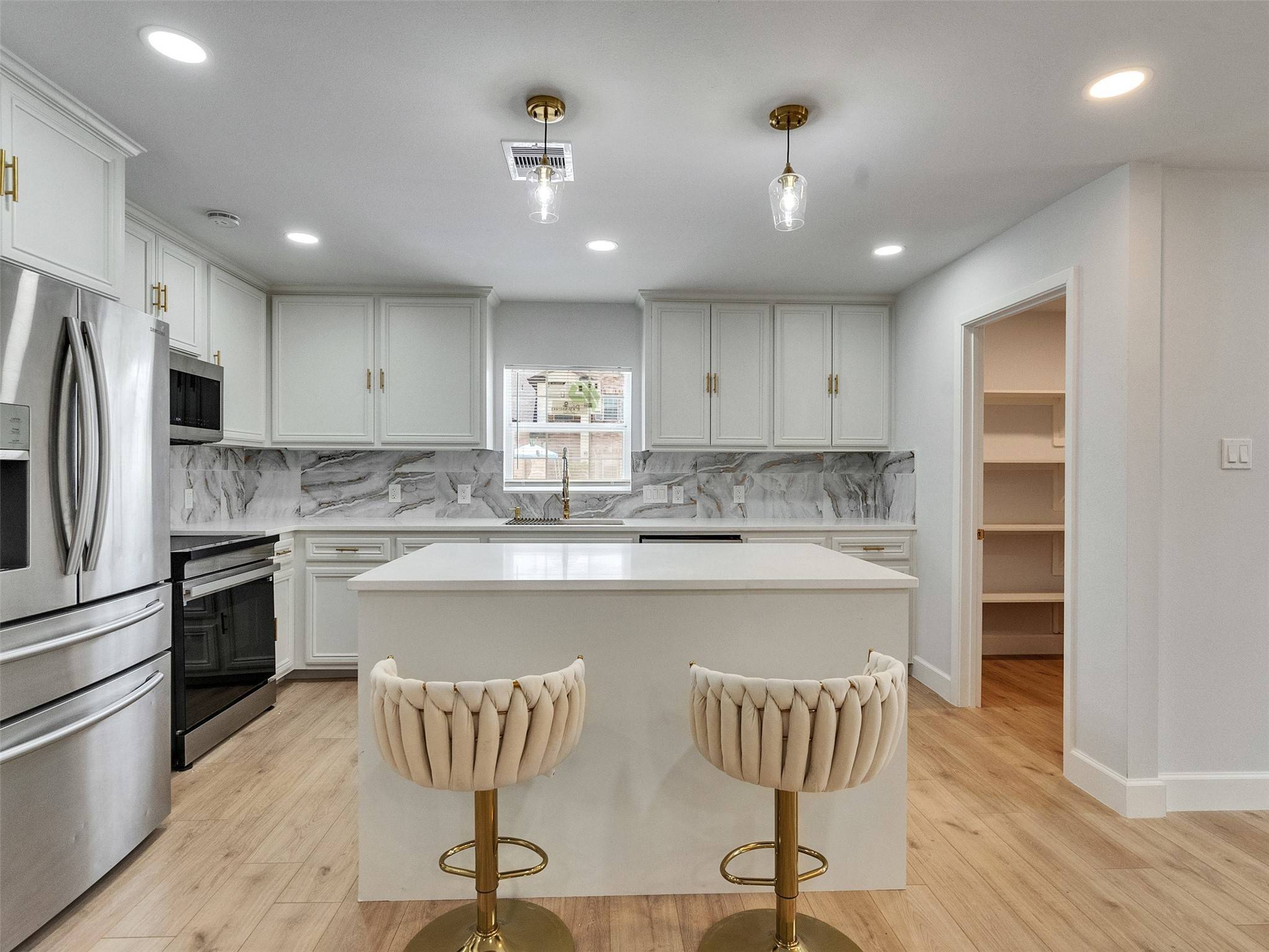 Houston, TX 77075,9003 Ledge ST
