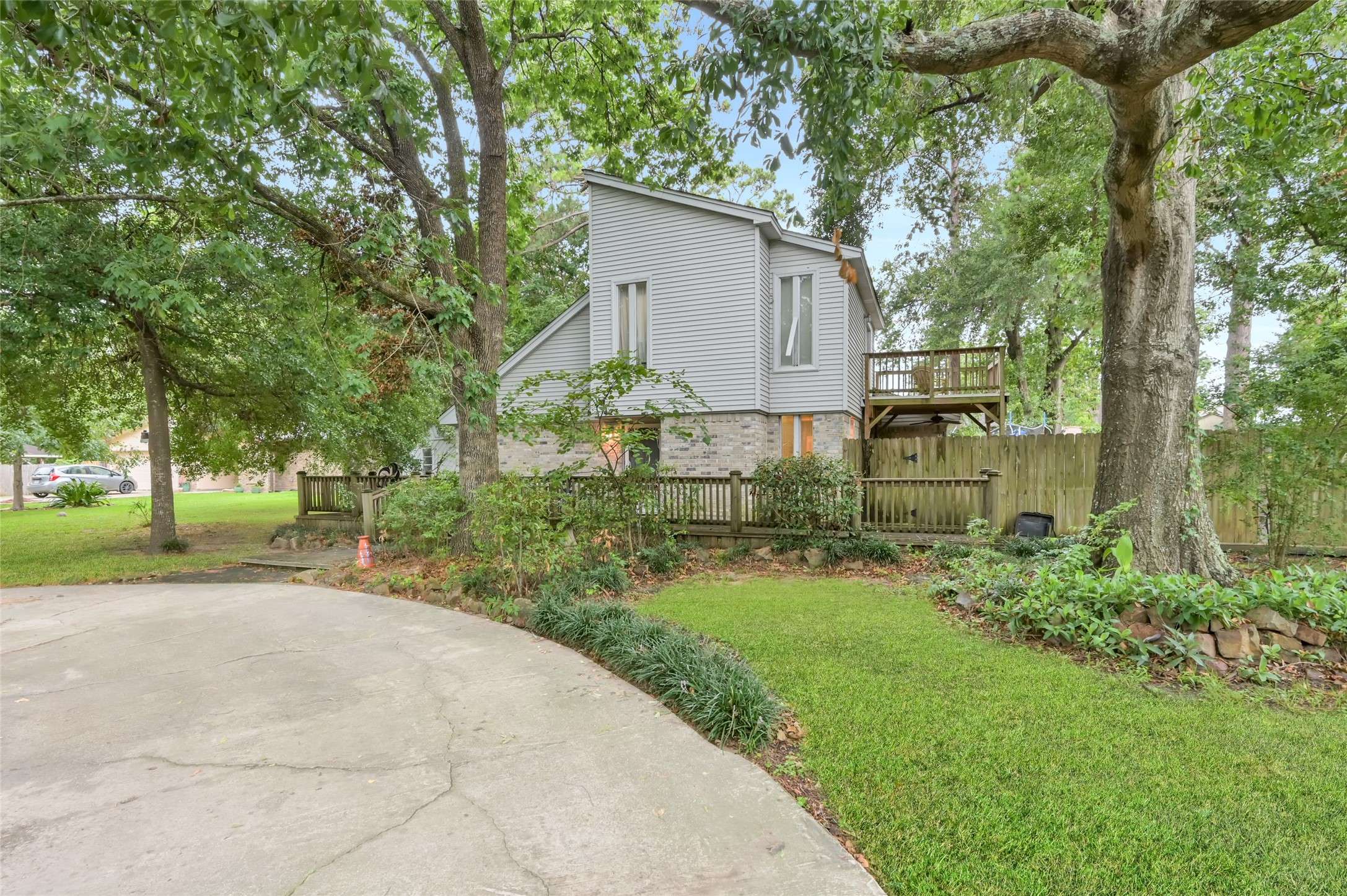 Montgomery, TX 77356,423 Paradise LN