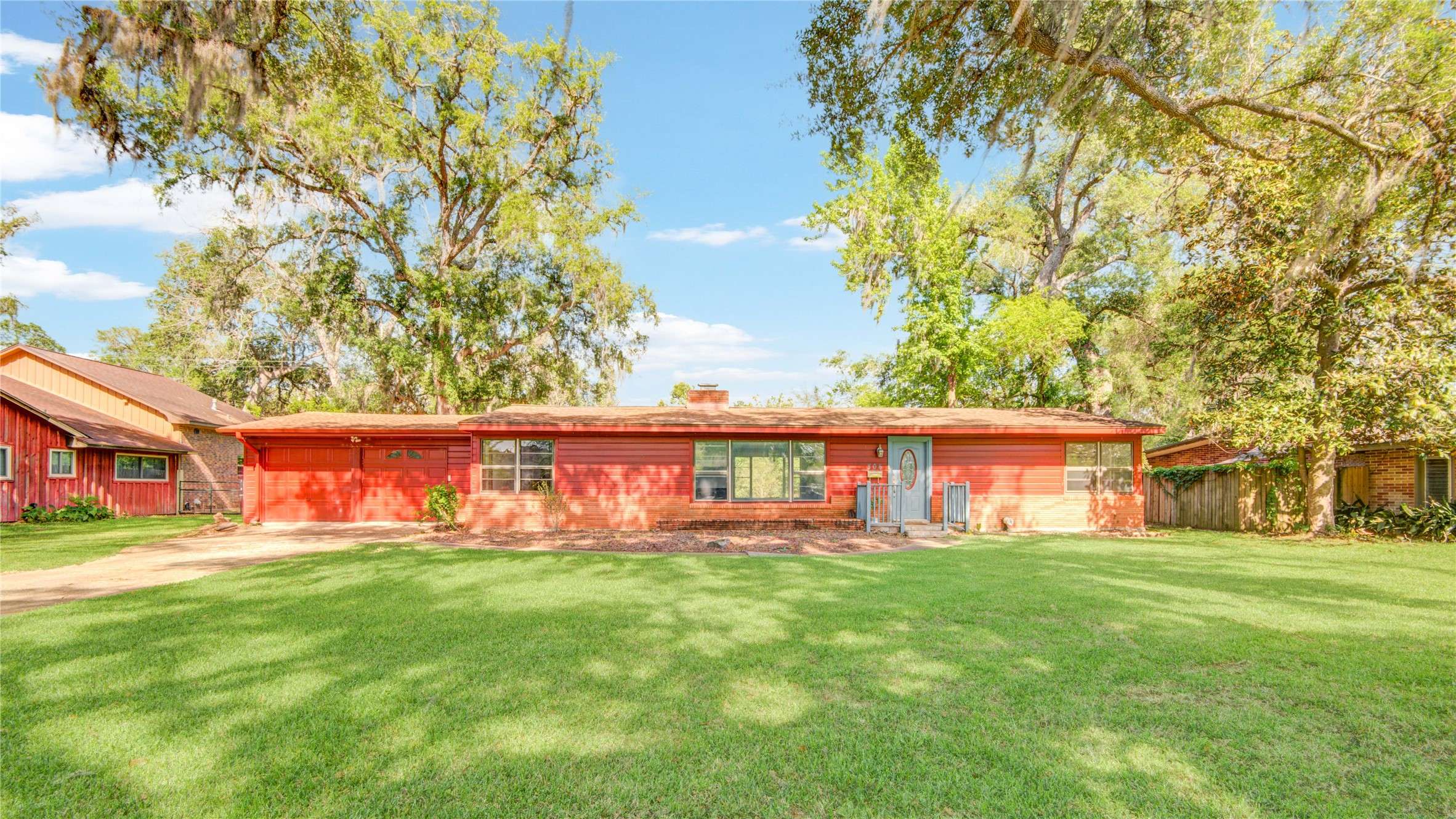 Lake Jackson, TX 77566,306 Oak Dr
