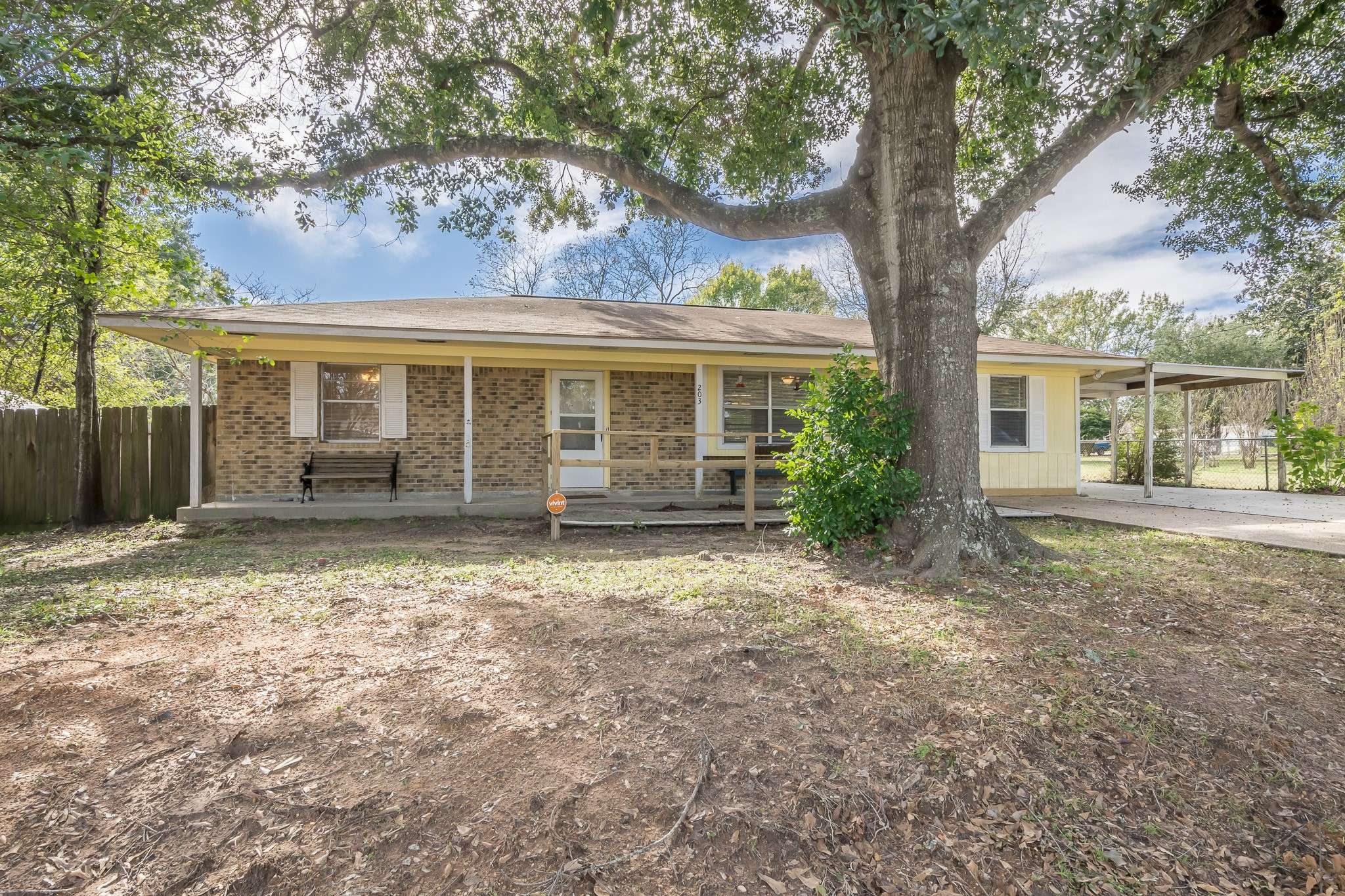 Willis, TX 77378,203 Longstreet RD