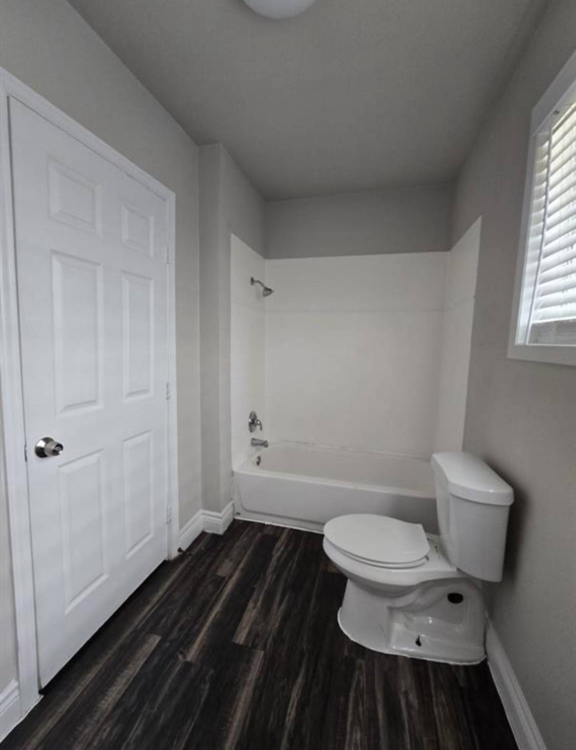Baytown, TX 77520,1022 1/2 N Main ST #2