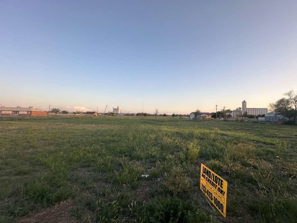 Plainview, TX 79072,214 E Carver ST