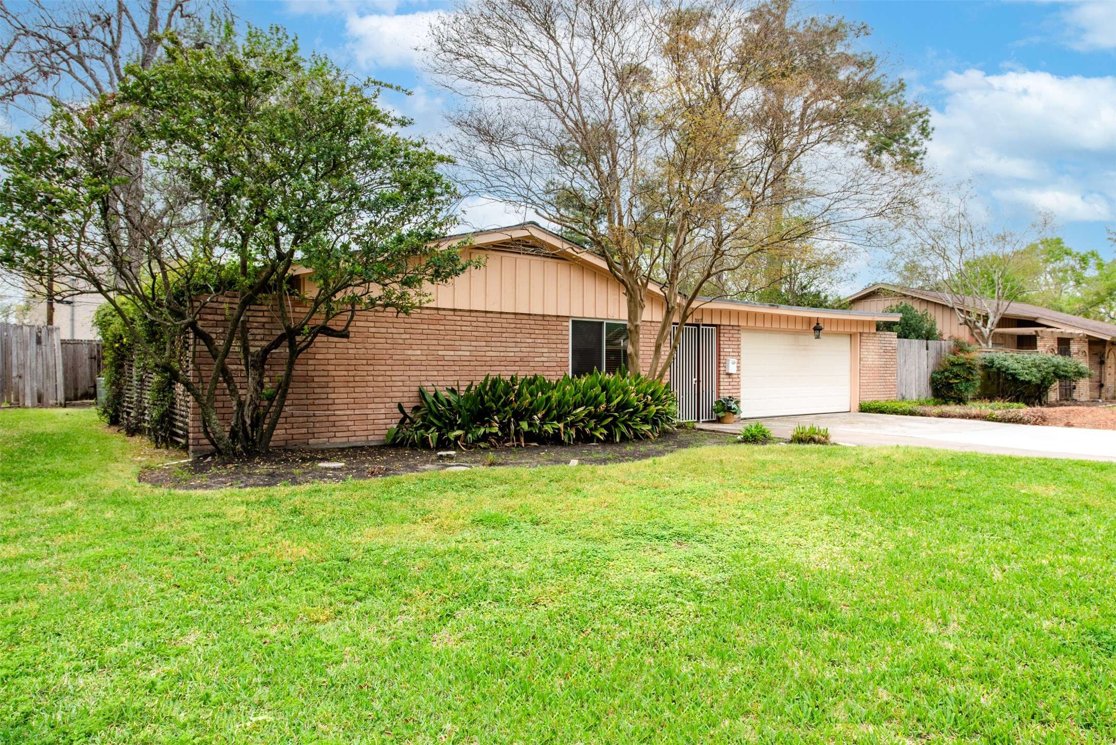 Houston, TX 77043,2007 Mapleton DR