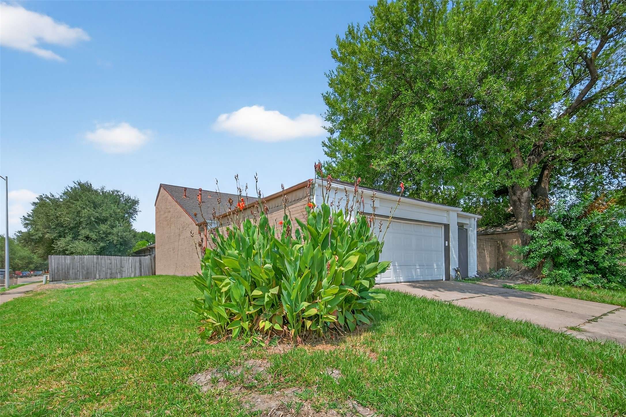 Houston, TX 77071,8538 Triple Crown DR