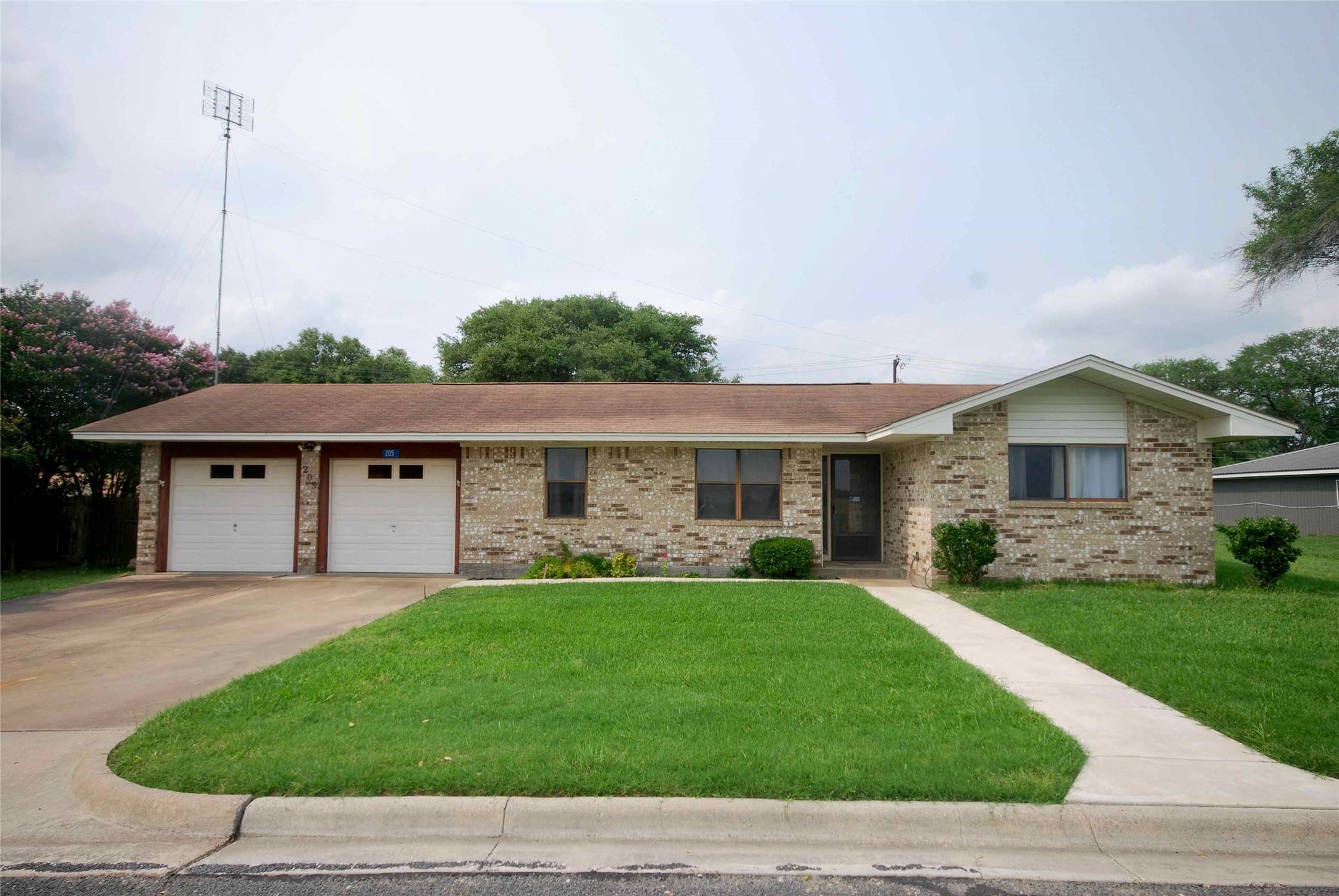 Schulenburg, TX 78956,205 August ST