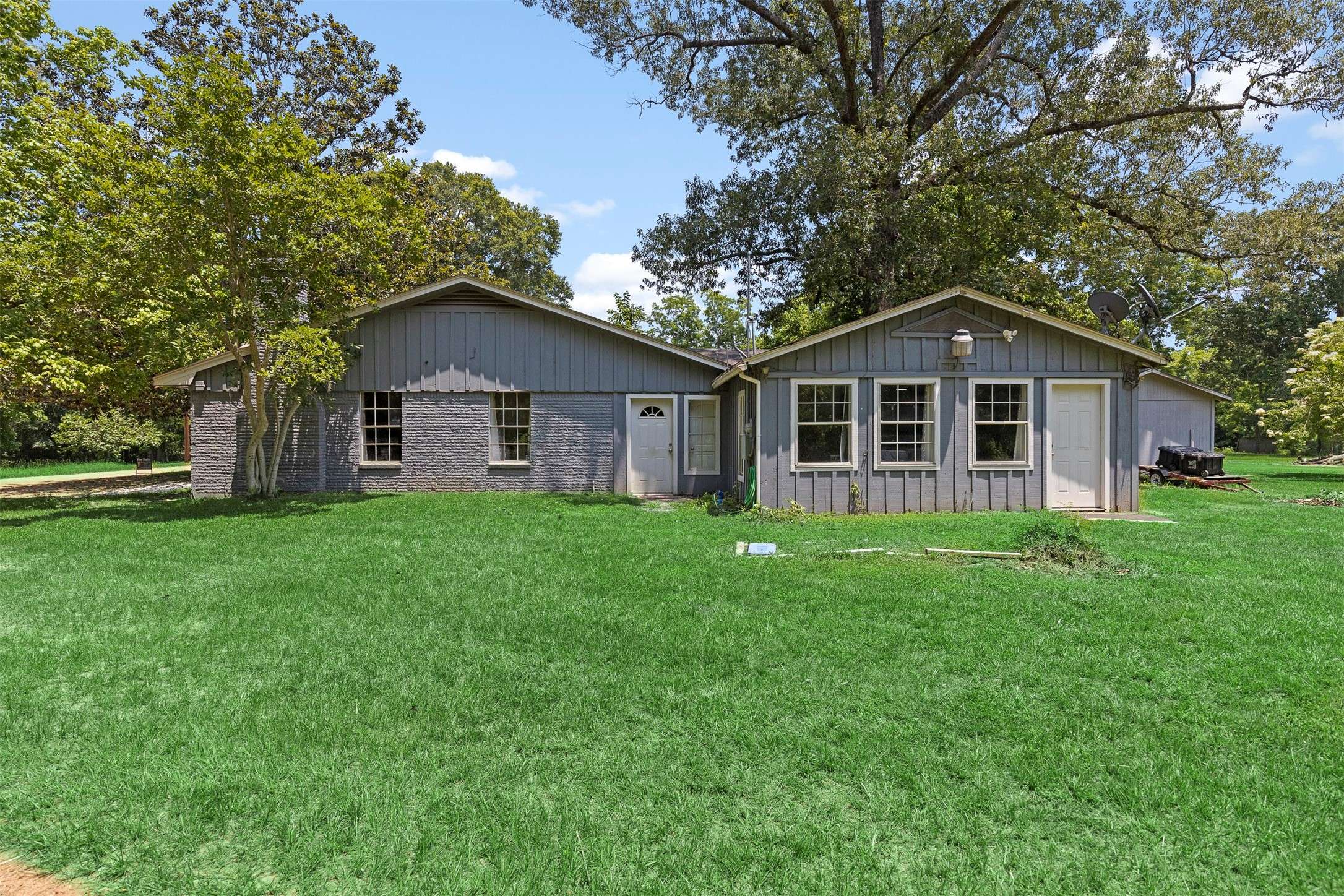 Shepherd, TX 77371,291 W Main DR