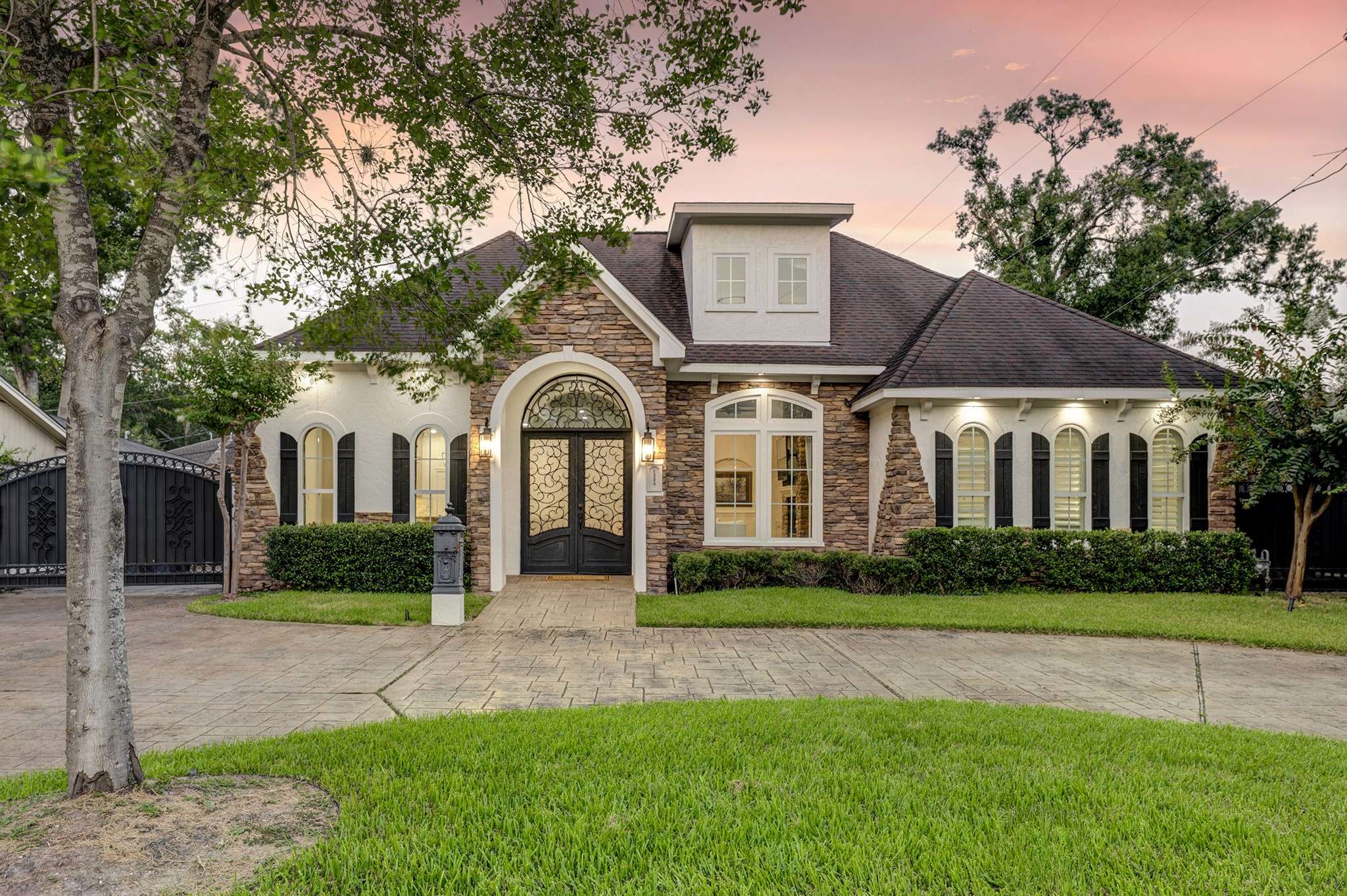 Spring Valley Village, TX 77055,1324 Bingle RD