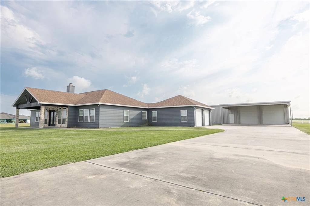 Port Lavaca, TX 77979,45 Blue Heron DR N