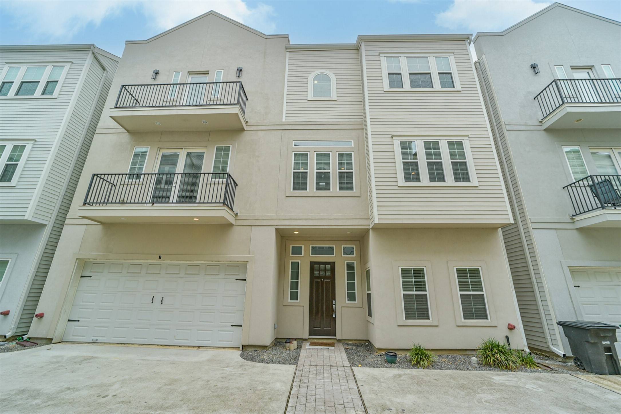 Houston, TX 77008,925 W 23rd ST #B