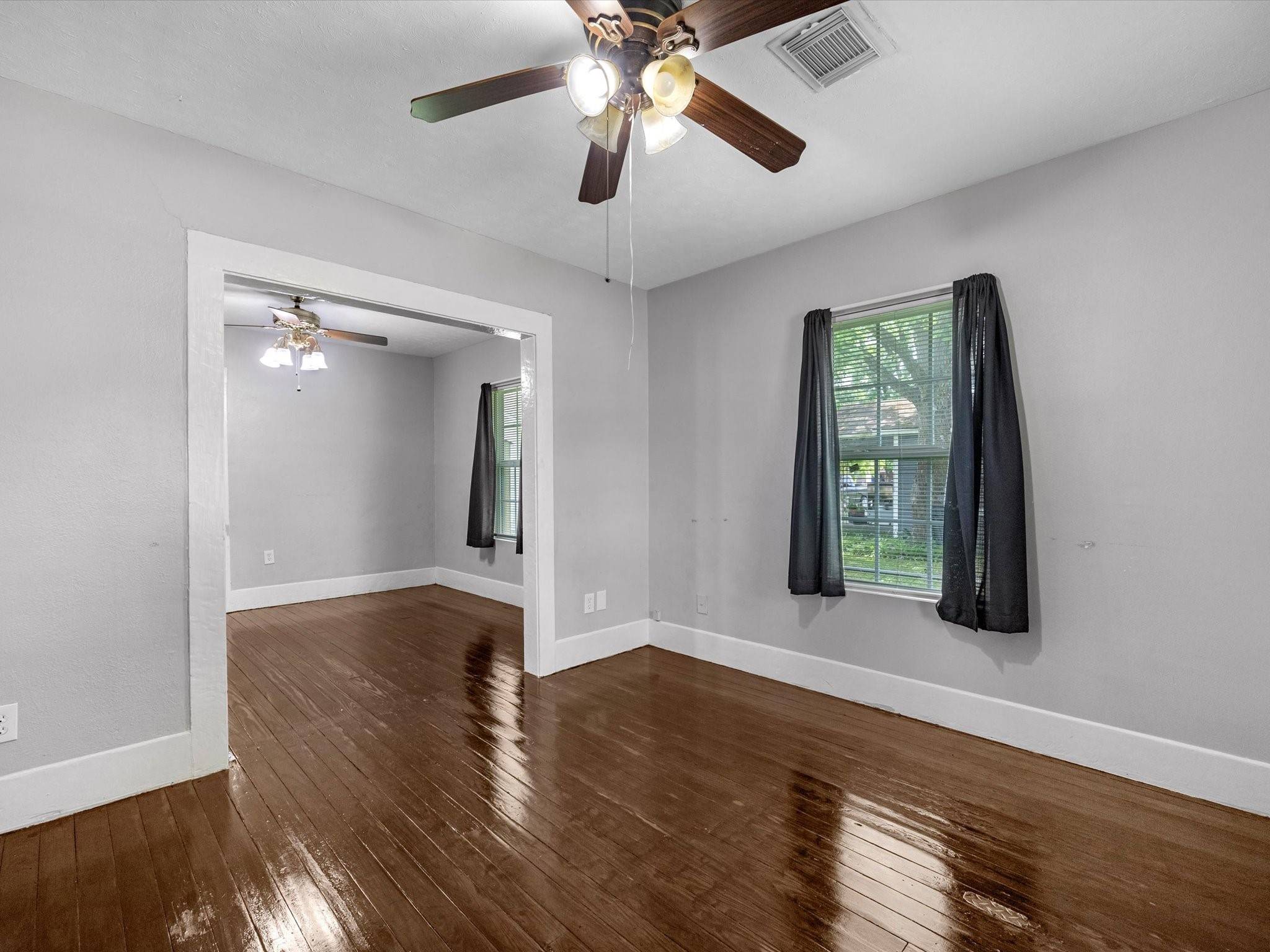 Highlands, TX 77562,311 S 3rd ST
