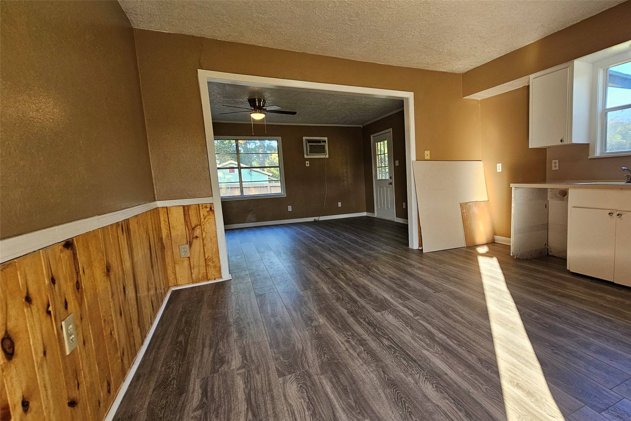 New Waverly, TX 77358,440 Mechanic ST