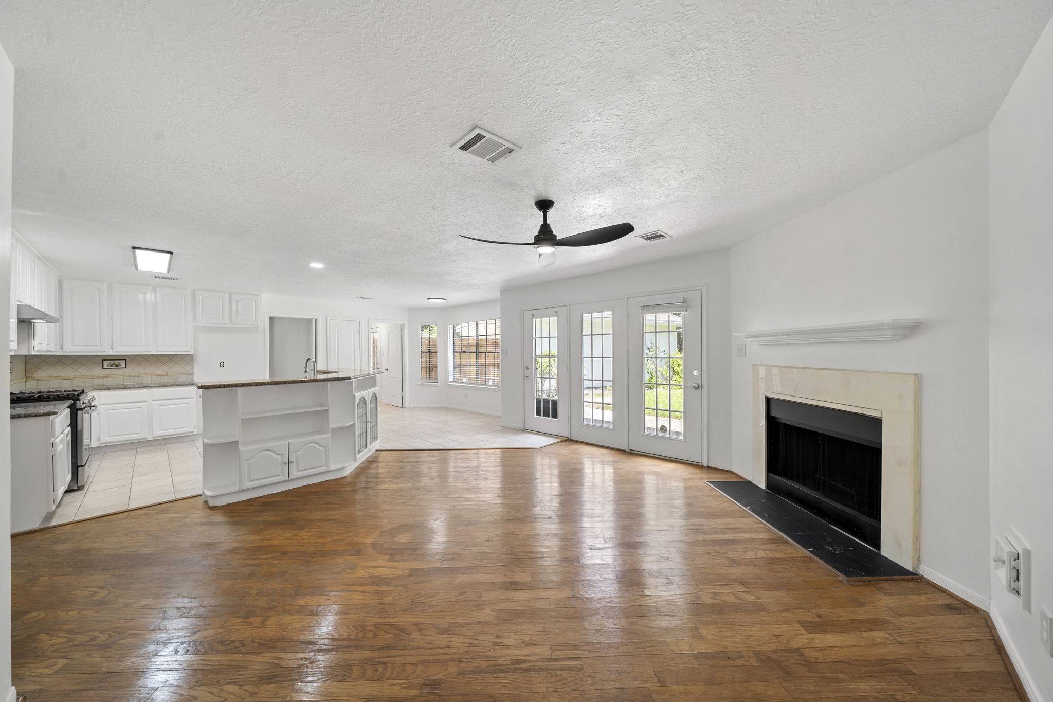 Sugar Land, TX 77479,2406 Parkwood LN