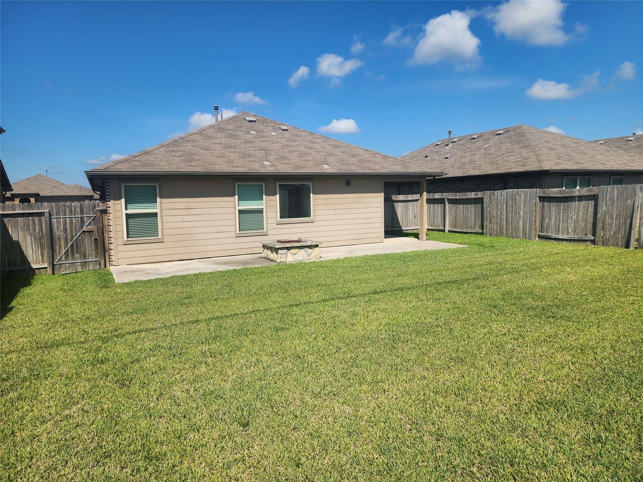 Rosharon, TX 77583,8303 Amaryllis CT