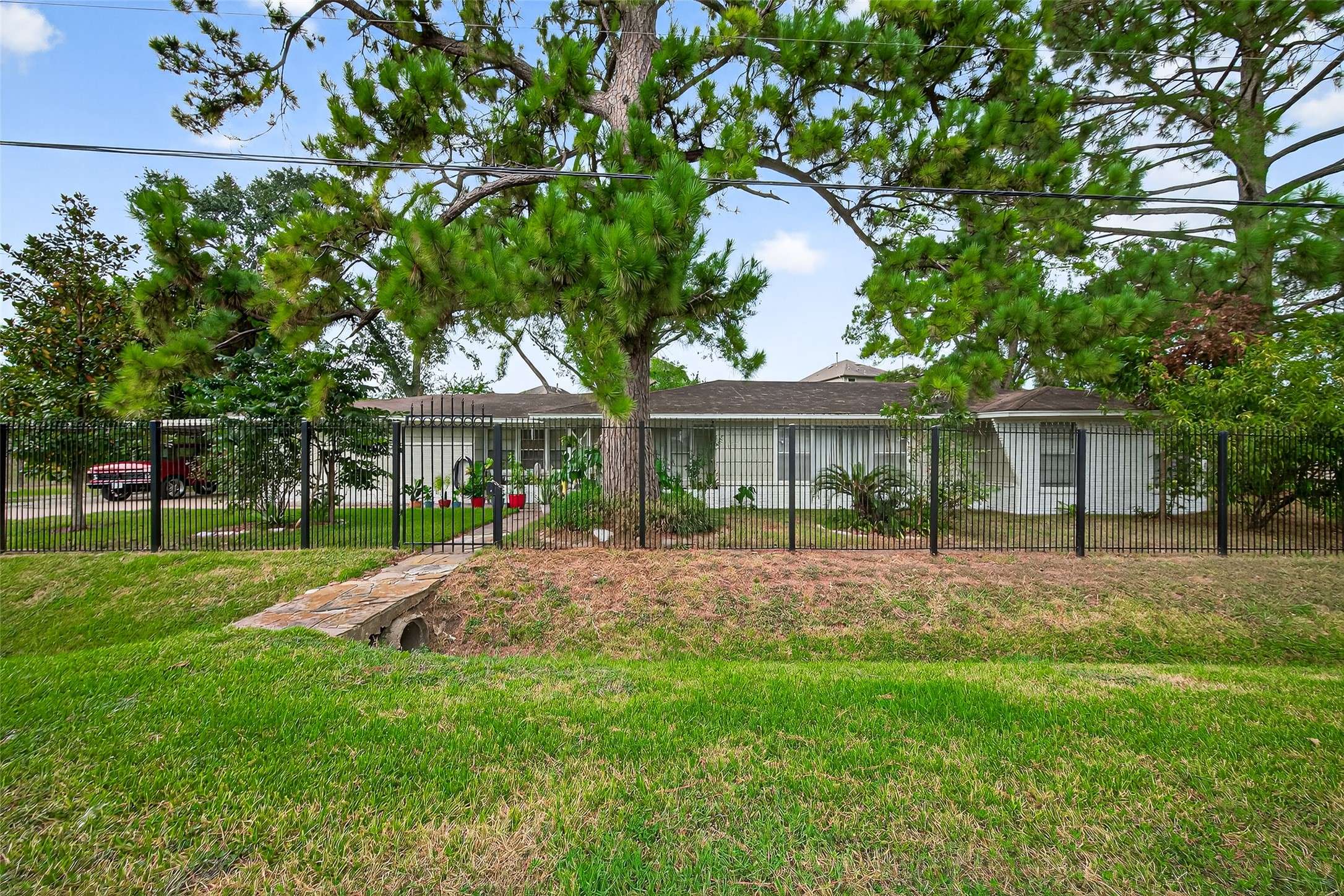 Houston, TX 77080,2135 Bauer DR